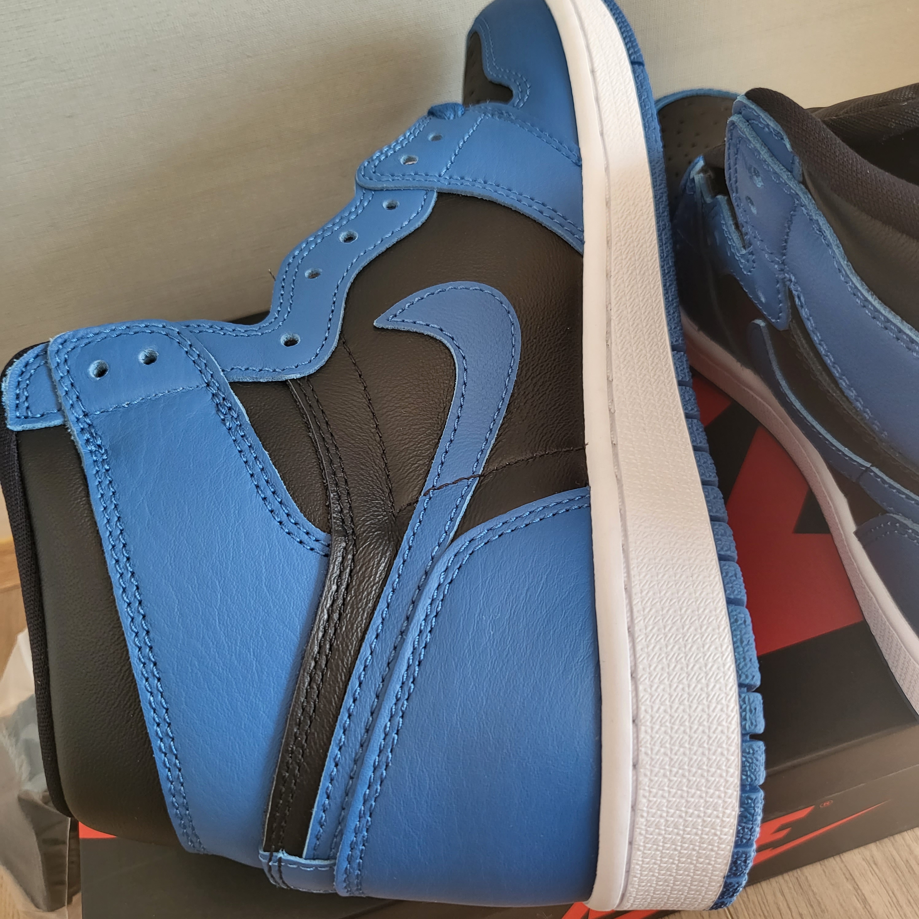 Jordan 1 Retro High OG Dark Marina Blue 착용 스타일 - 3
