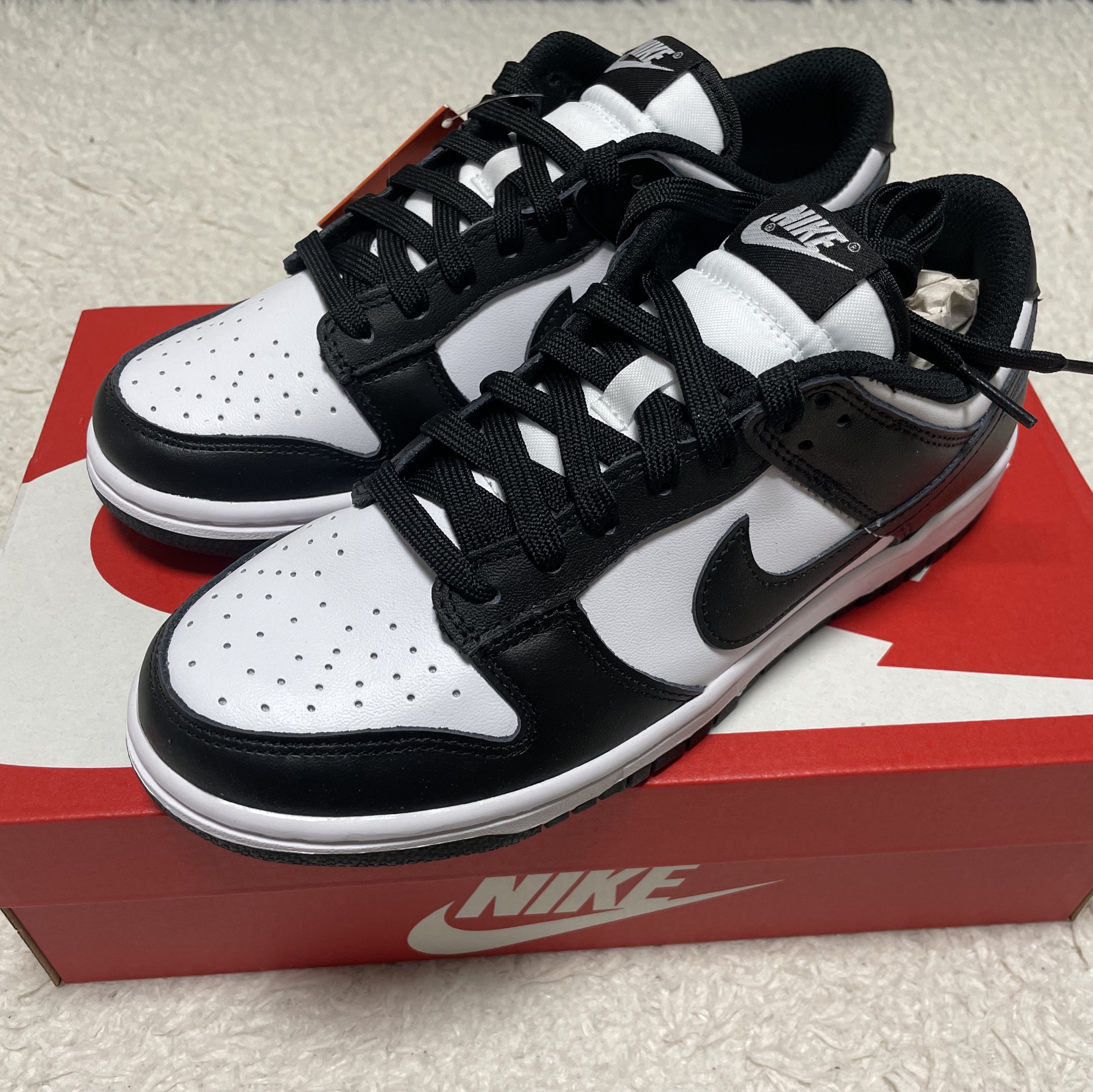 (W) Nike Dunk Low Black 착용 스타일 - 2