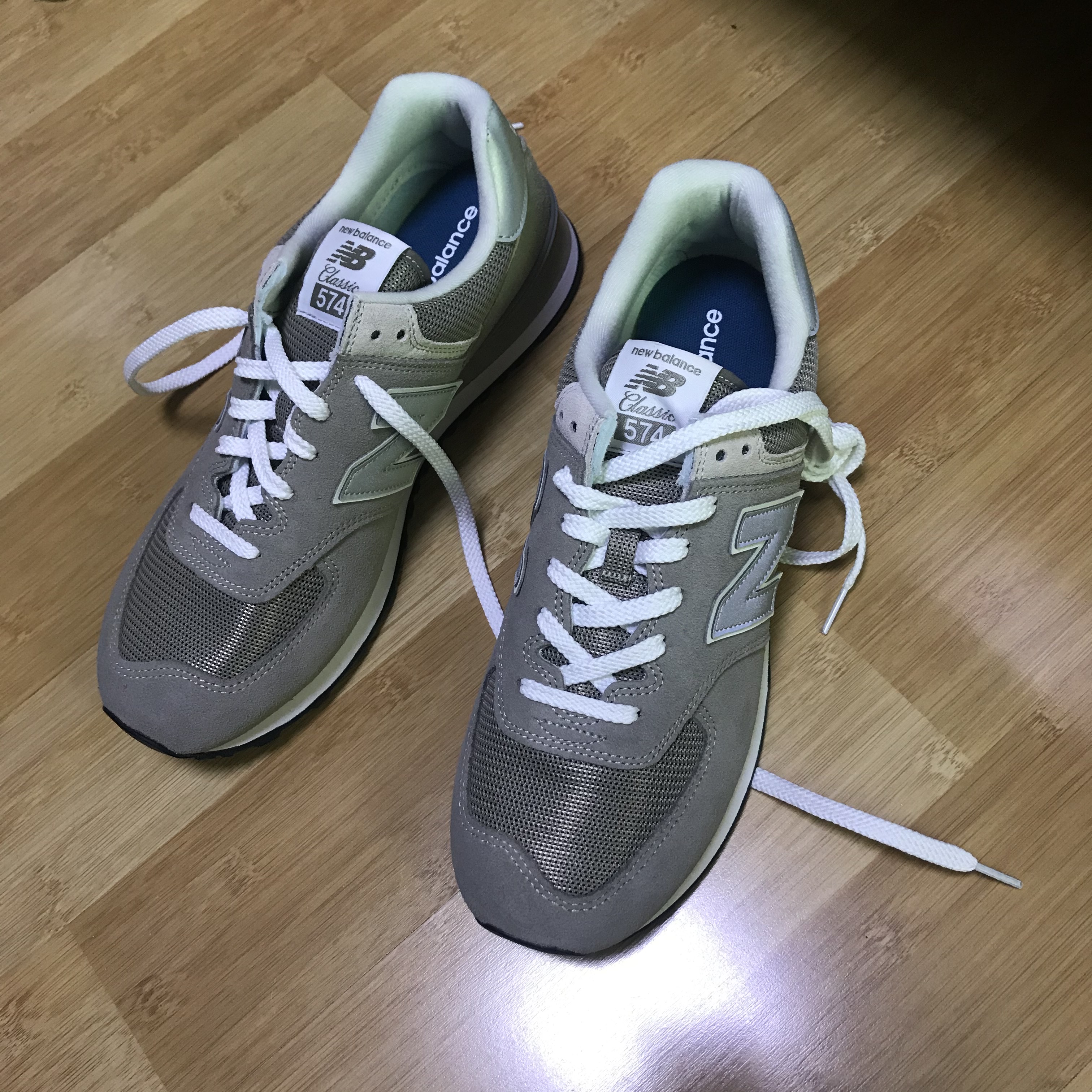 New Balance 574 Grey - D Standard 착용 스타일 - 2