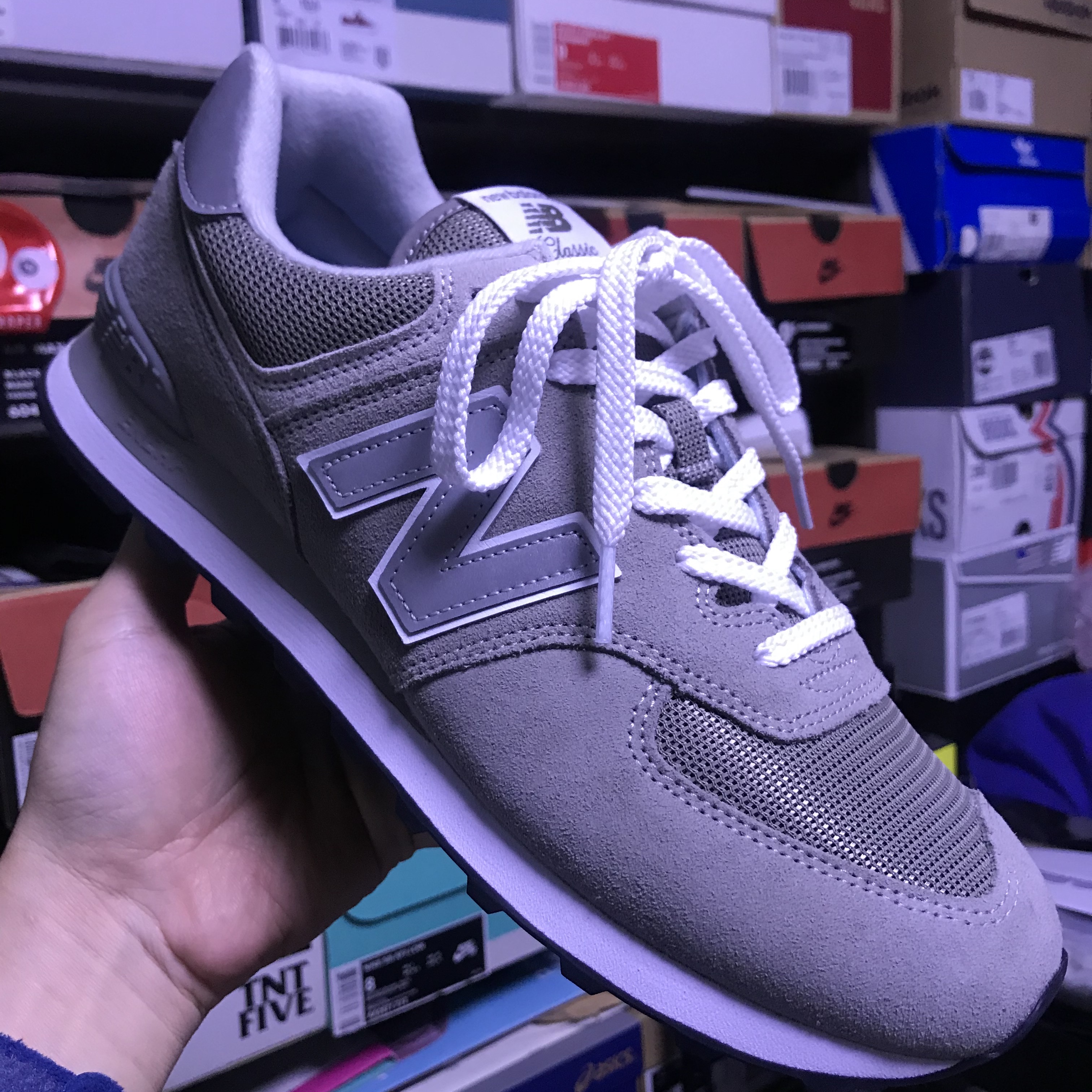 New Balance 574 Grey - D Standard 착용 스타일 - 1