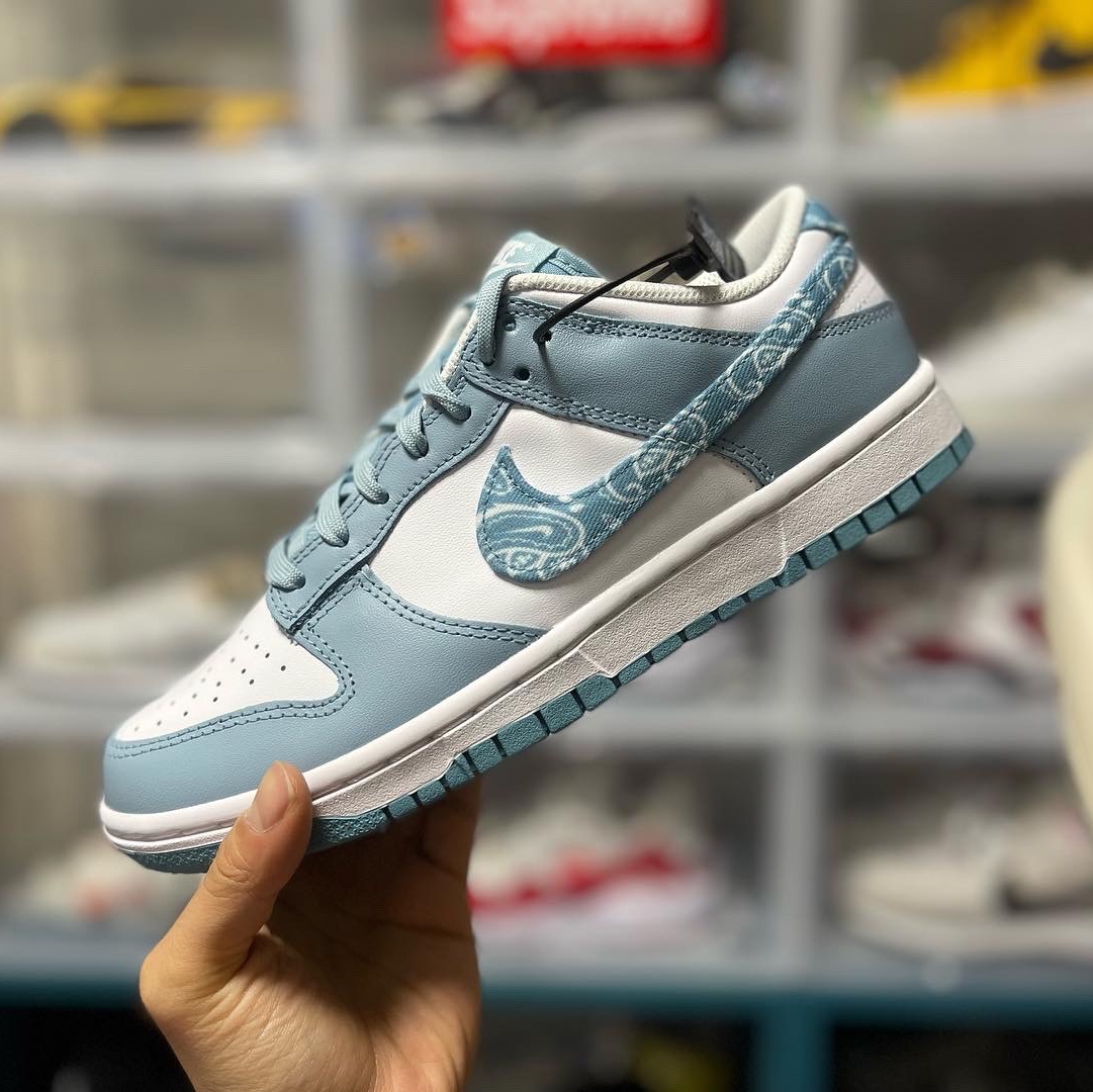 (W) Nike Dunk Low Essential Blue Paisley 착용 스타일 - 2