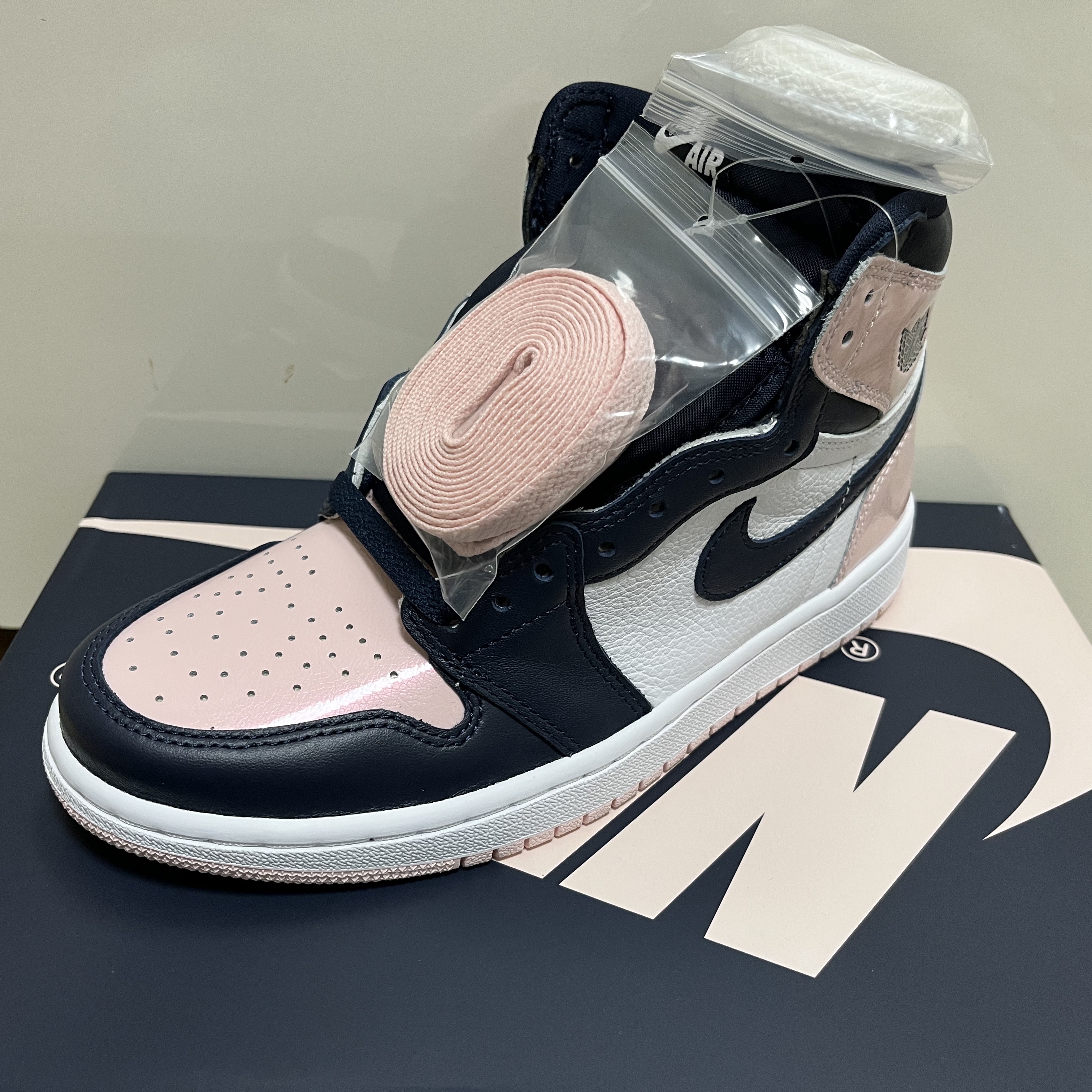 (W) Jordan 1 Retro High OG Atmosphere 착용 스타일