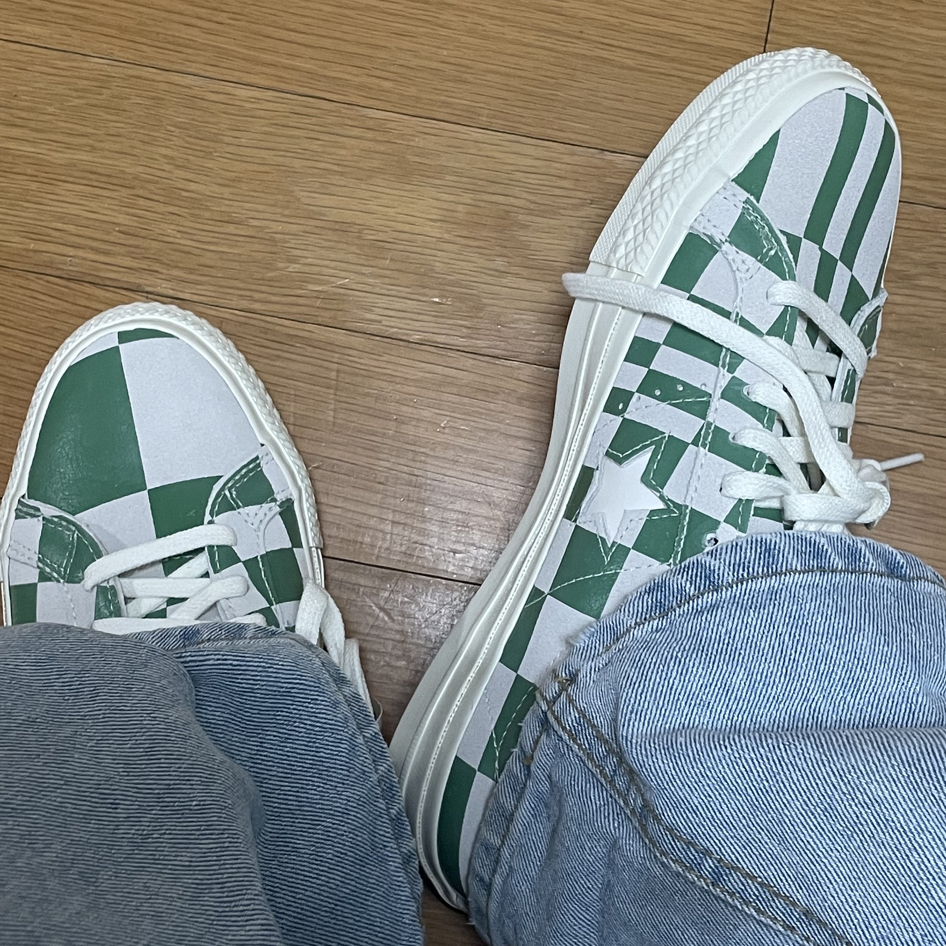 Converse One Star Ox Blocked White Medium Green 착용 스타일 - 2