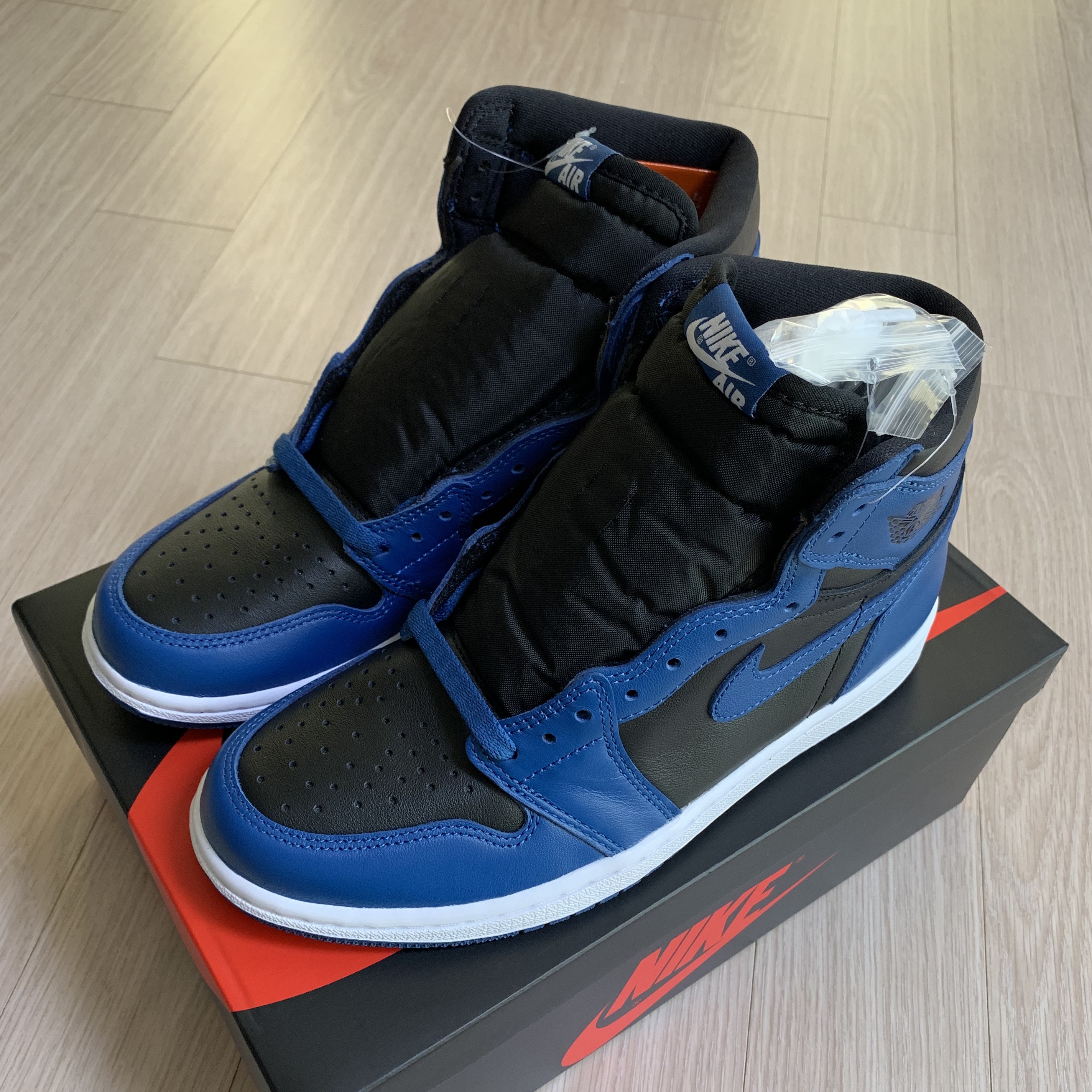 Jordan 1 Retro High OG Dark Marina Blue 착용 스타일 - 1