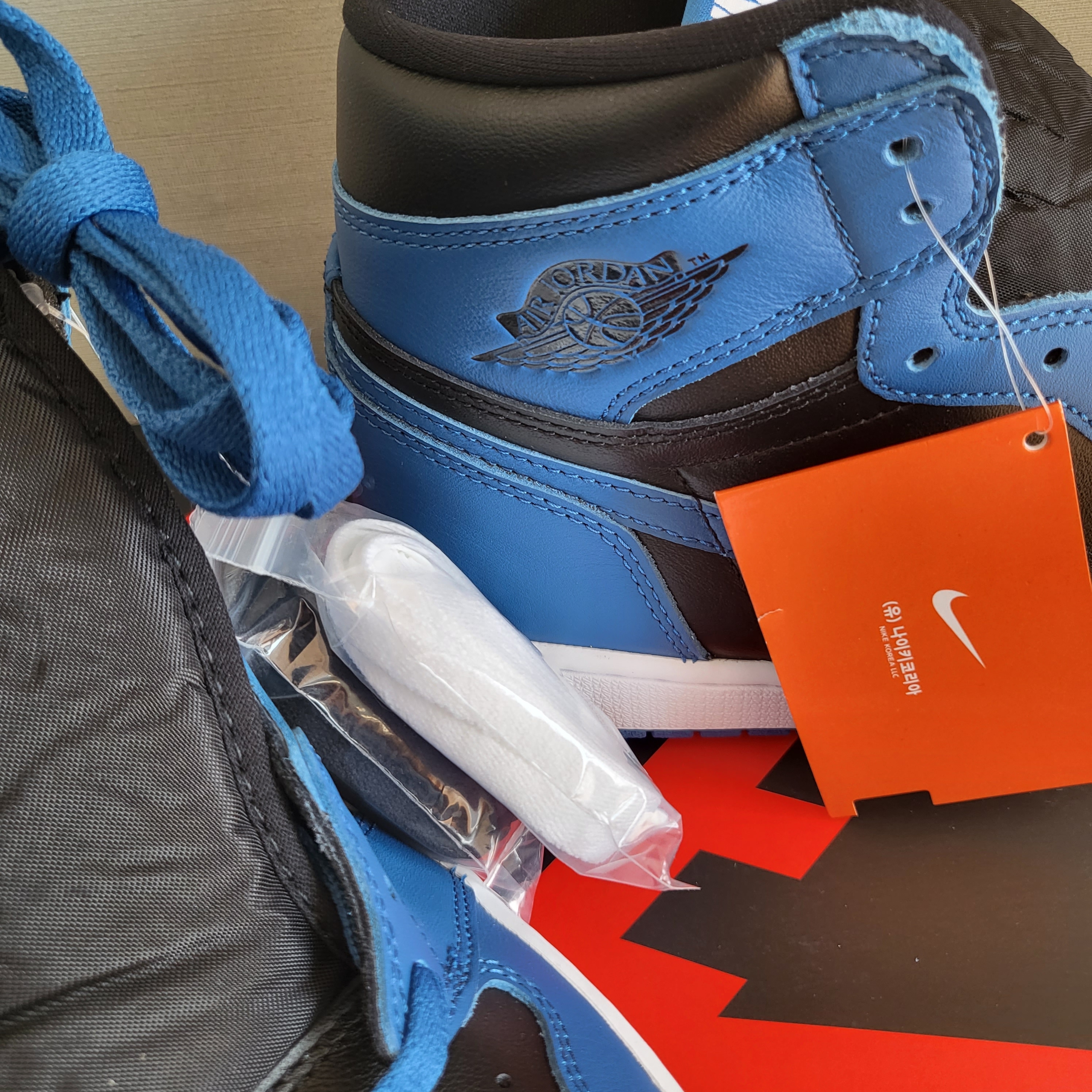 Jordan 1 Retro High OG Dark Marina Blue 착용 스타일 - 4