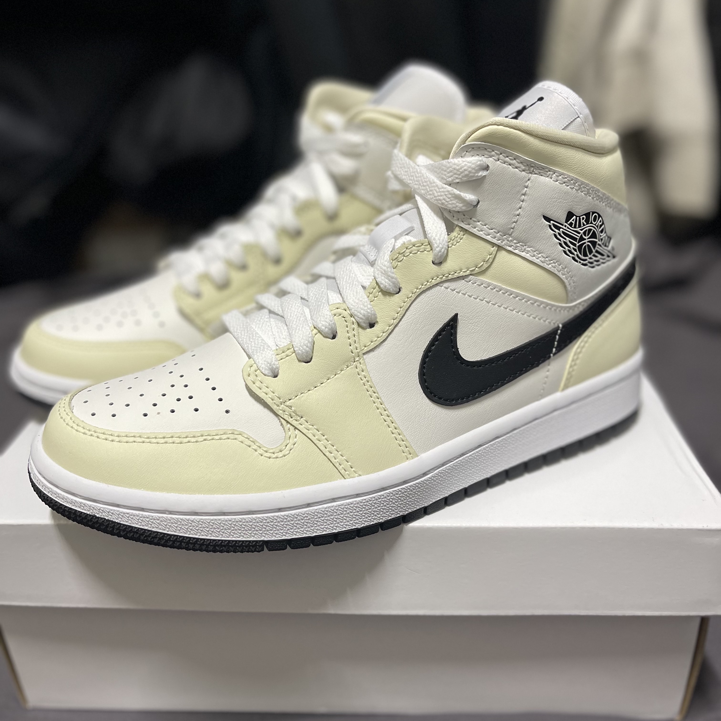 (W) Jordan 1 Mid Coconut Milk 착용 스타일