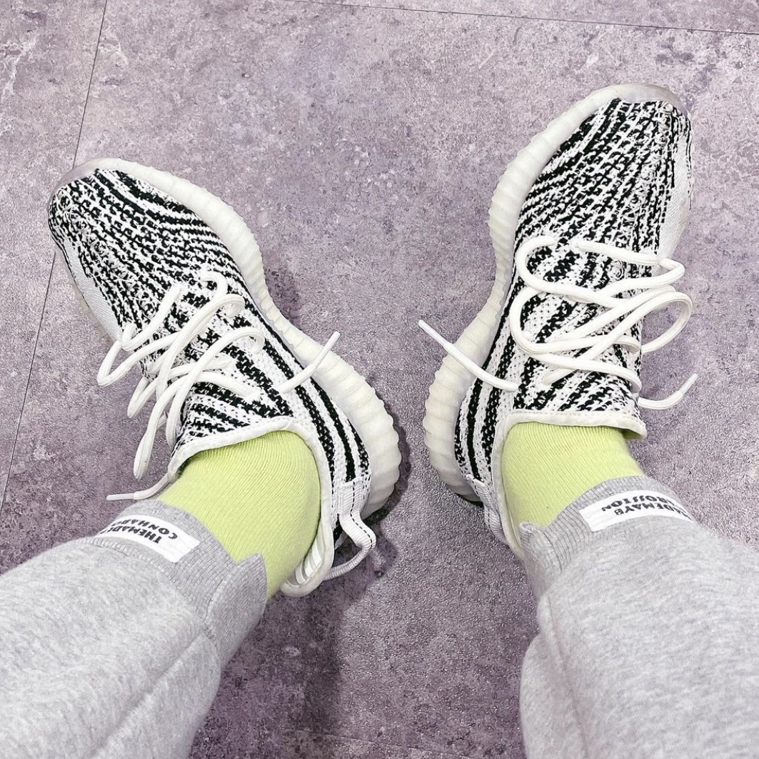 Adidas Yeezy Boost 350 V2 Zebra 2017/2019/2020 착용 스타일