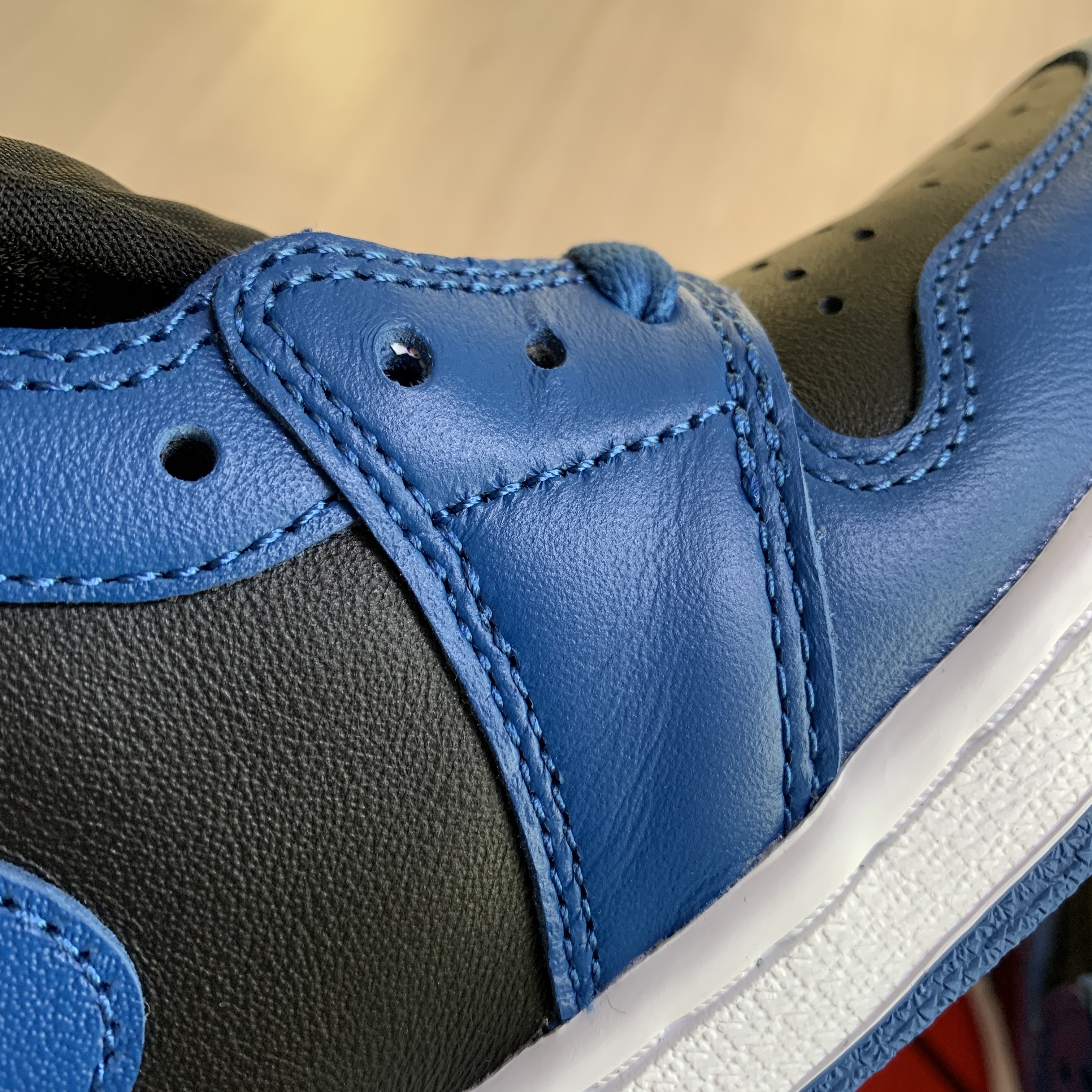 Jordan 1 Retro High OG Dark Marina Blue 착용 스타일 - 2