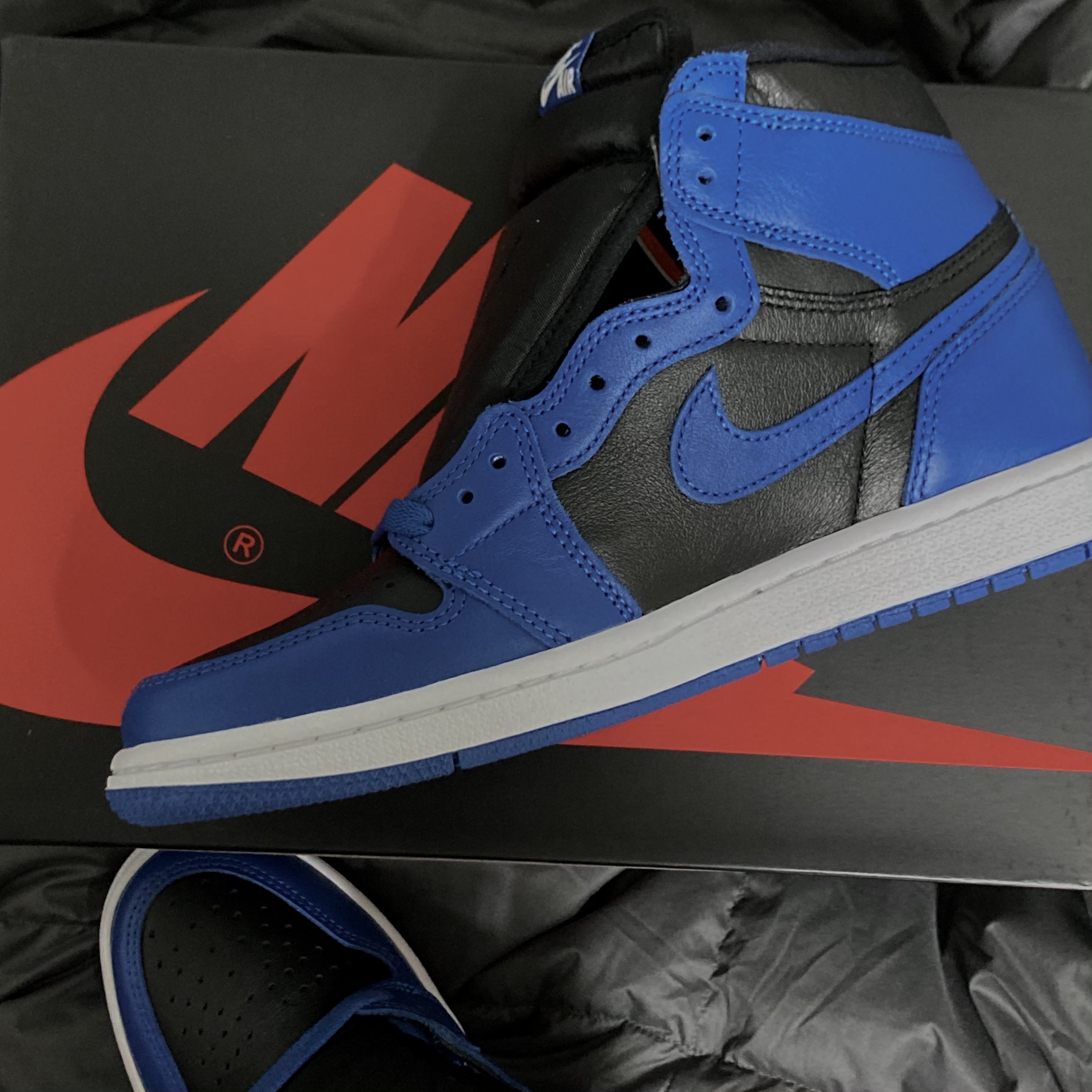 Jordan 1 Retro High OG Dark Marina Blue 착용 스타일 - 2