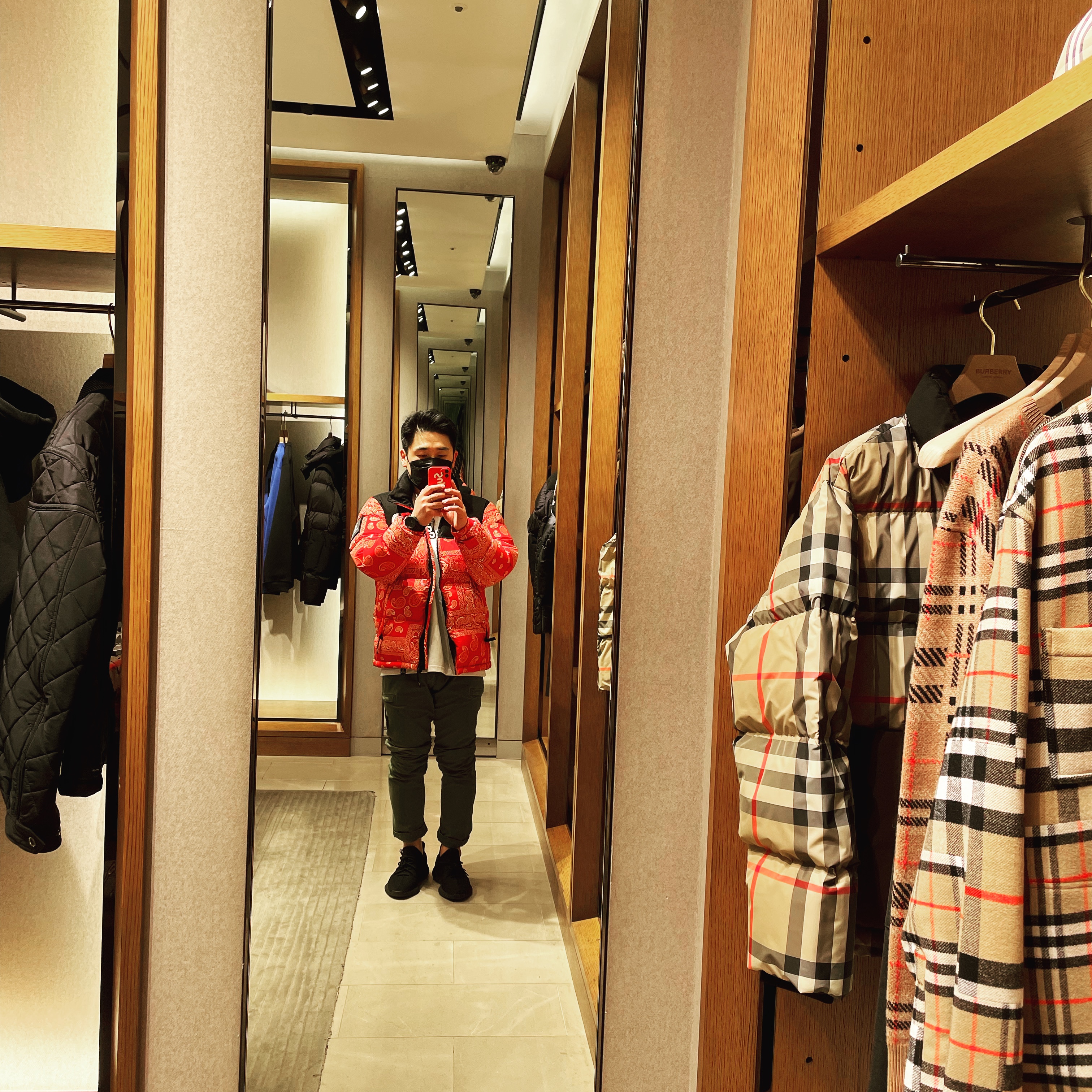 The North Face Nuptse Down Jacket Red, Adidas Yeezy Boost 350 V2 Black Red 2020 착용 스타일