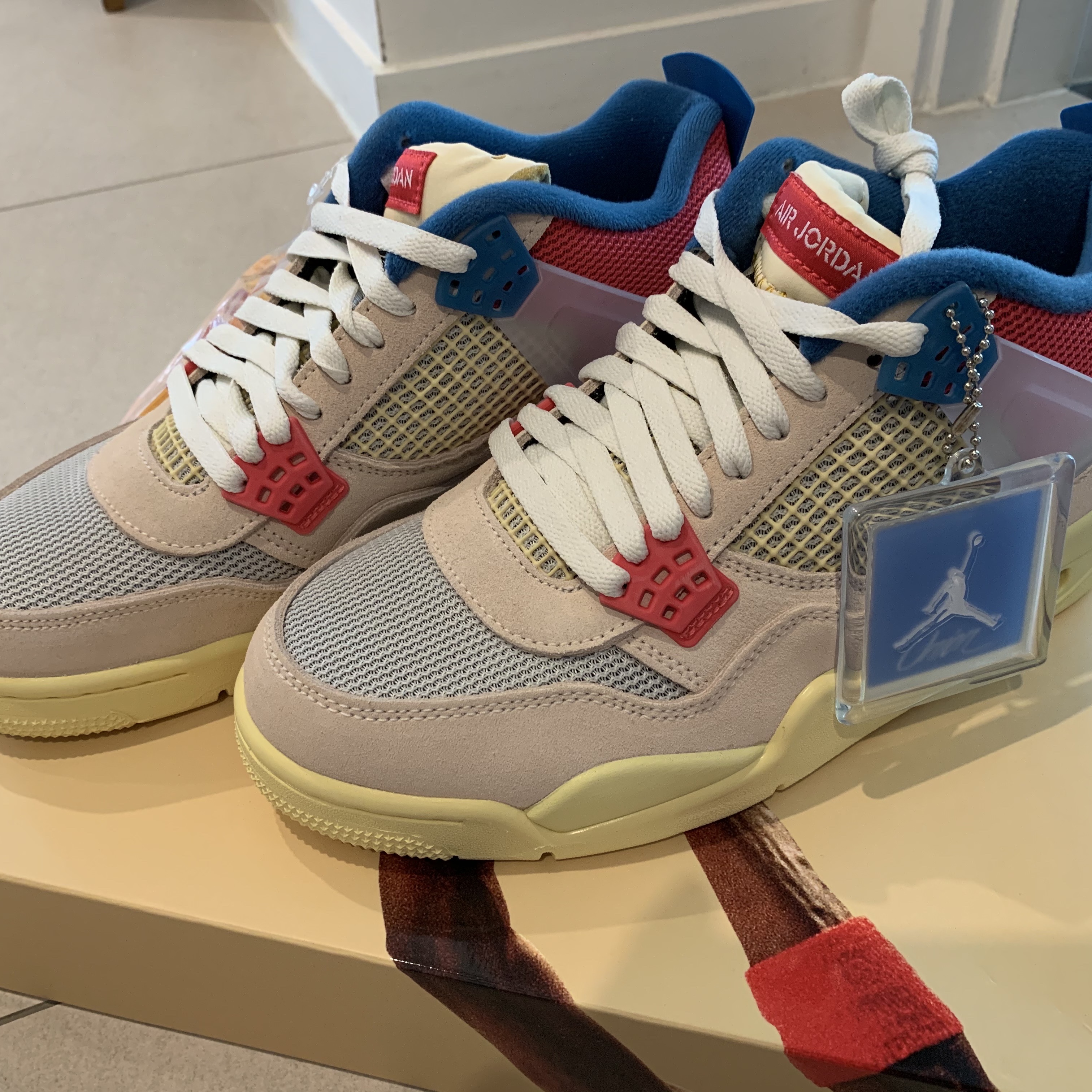 Jordan 4 x Union Retro Guava Ice 착용 스타일 - 1