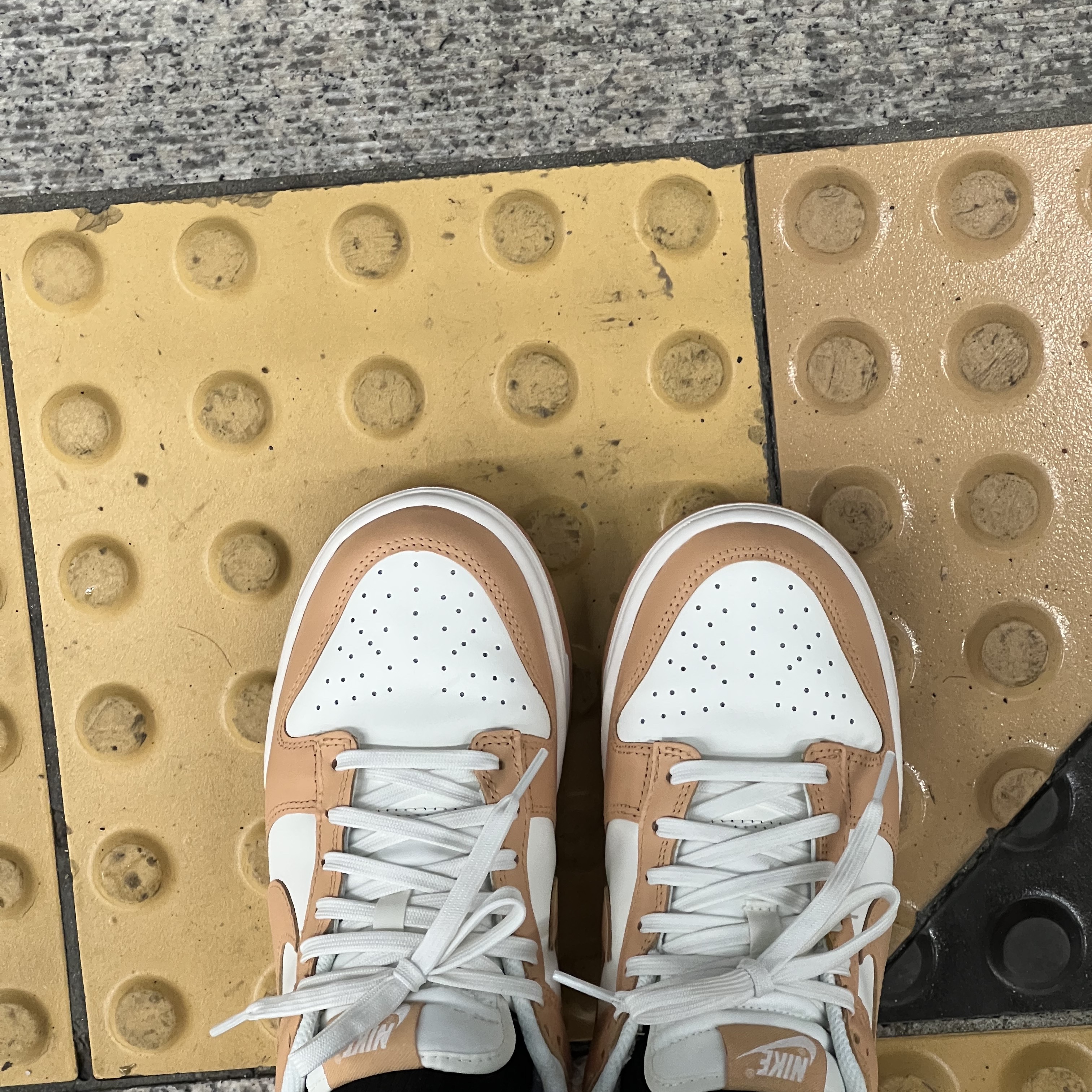 (W) Nike Dunk Low Harvest Moon 착용 스타일 - 1