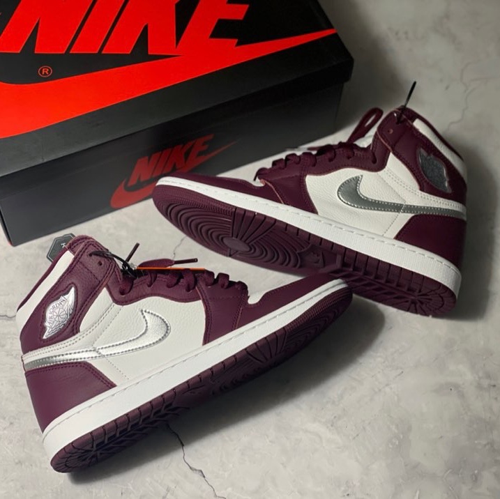 Jordan 1 Retro High OG Bordeaux 착용 스타일 - 1