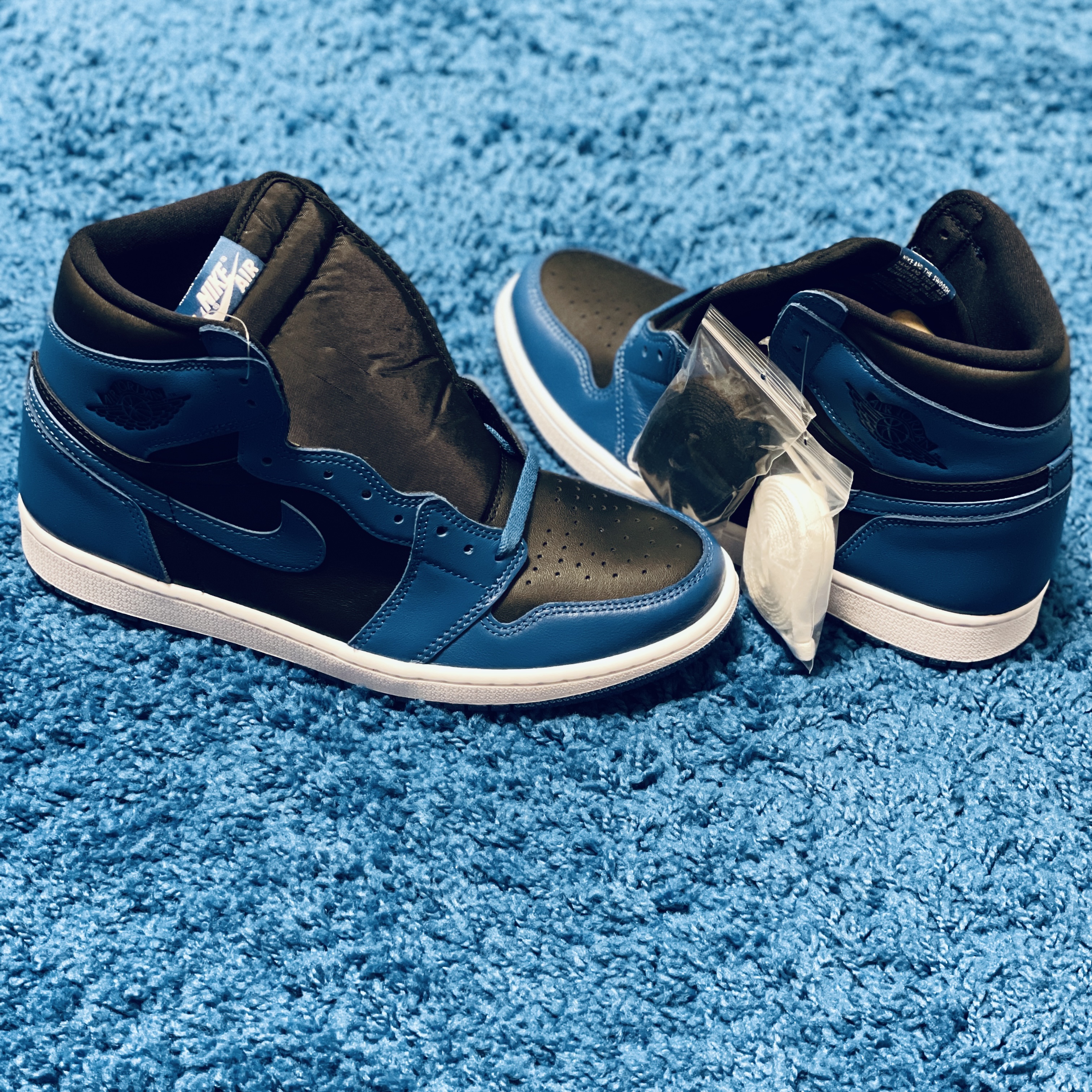 Jordan 1 Retro High OG Dark Marina Blue, Jordan 1 Retro High OG Pollen 착용 스타일 - 1