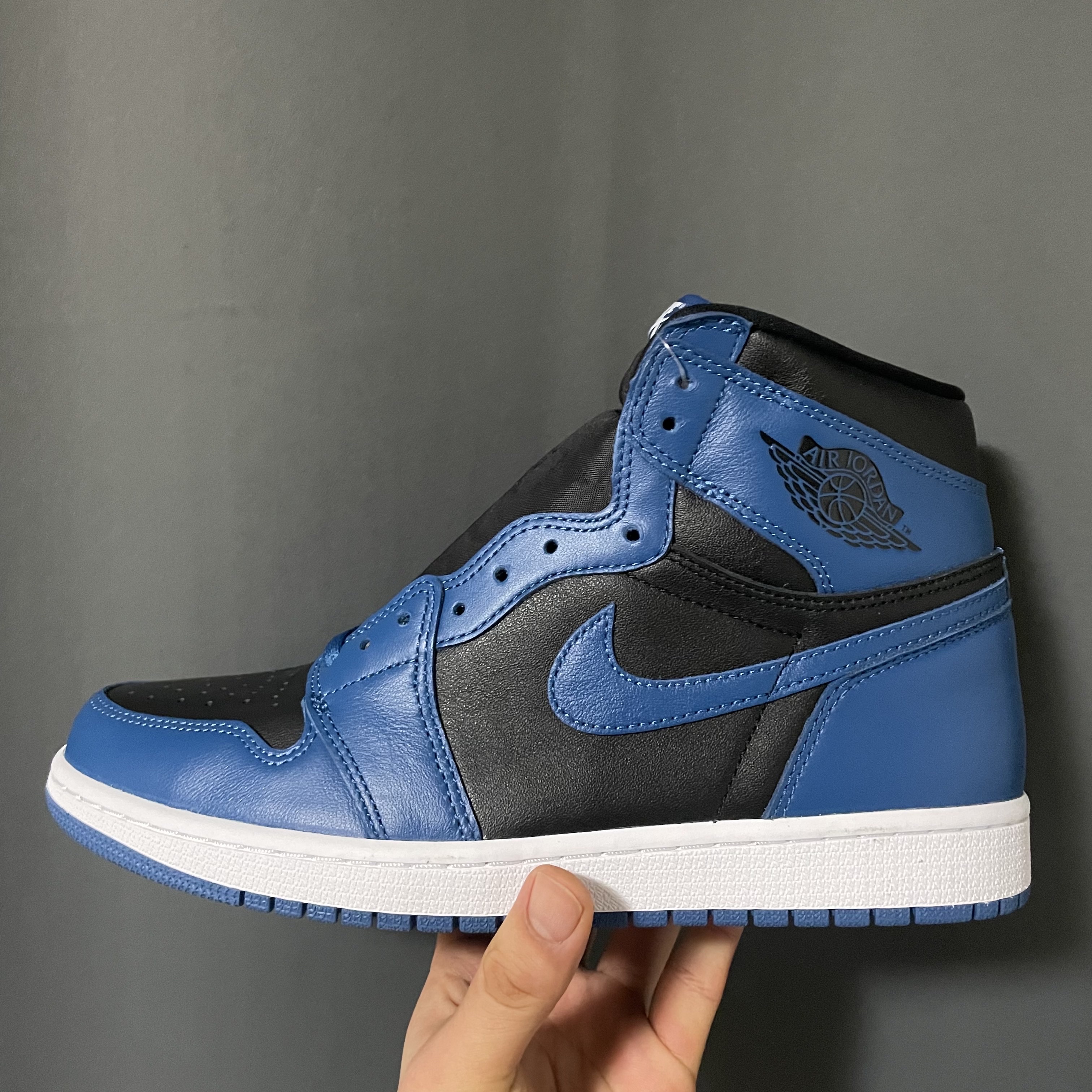 Jordan 1 Retro High OG Dark Marina Blue 착용 스타일