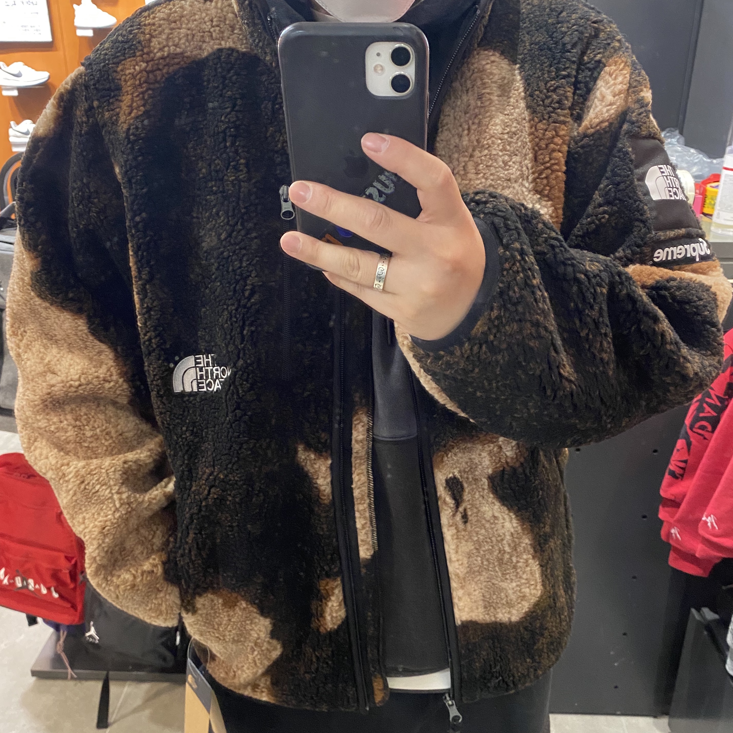 Supreme x The North Face Bleached Denim Print Fleece Jacket Black - 21FW 착용 스타일