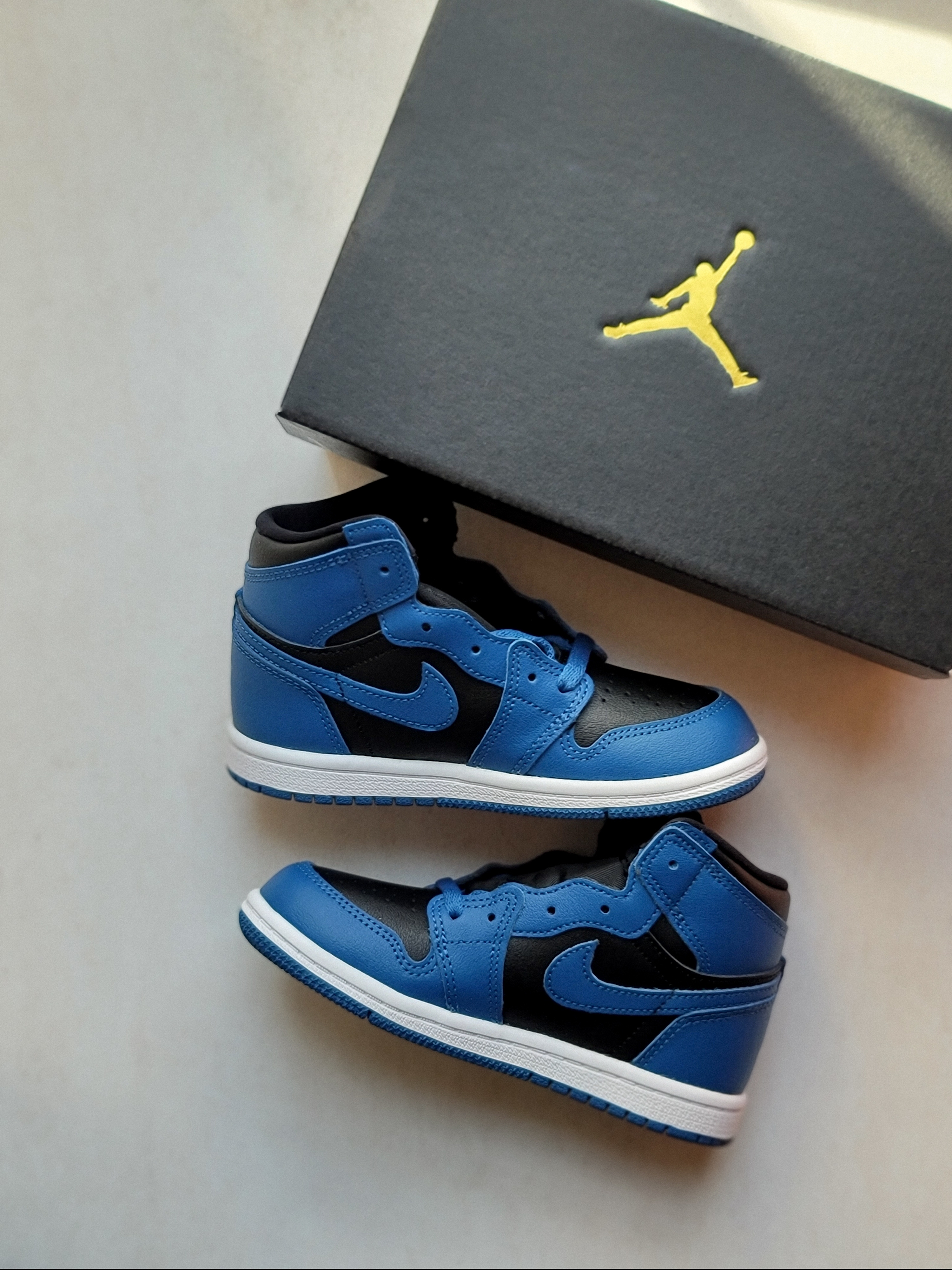 Jordan 1 Retro High OG Dark Marina Blue, (GS) Jordan 1 Retro High OG Dark Marina Blue 착용 스타일 - 1
