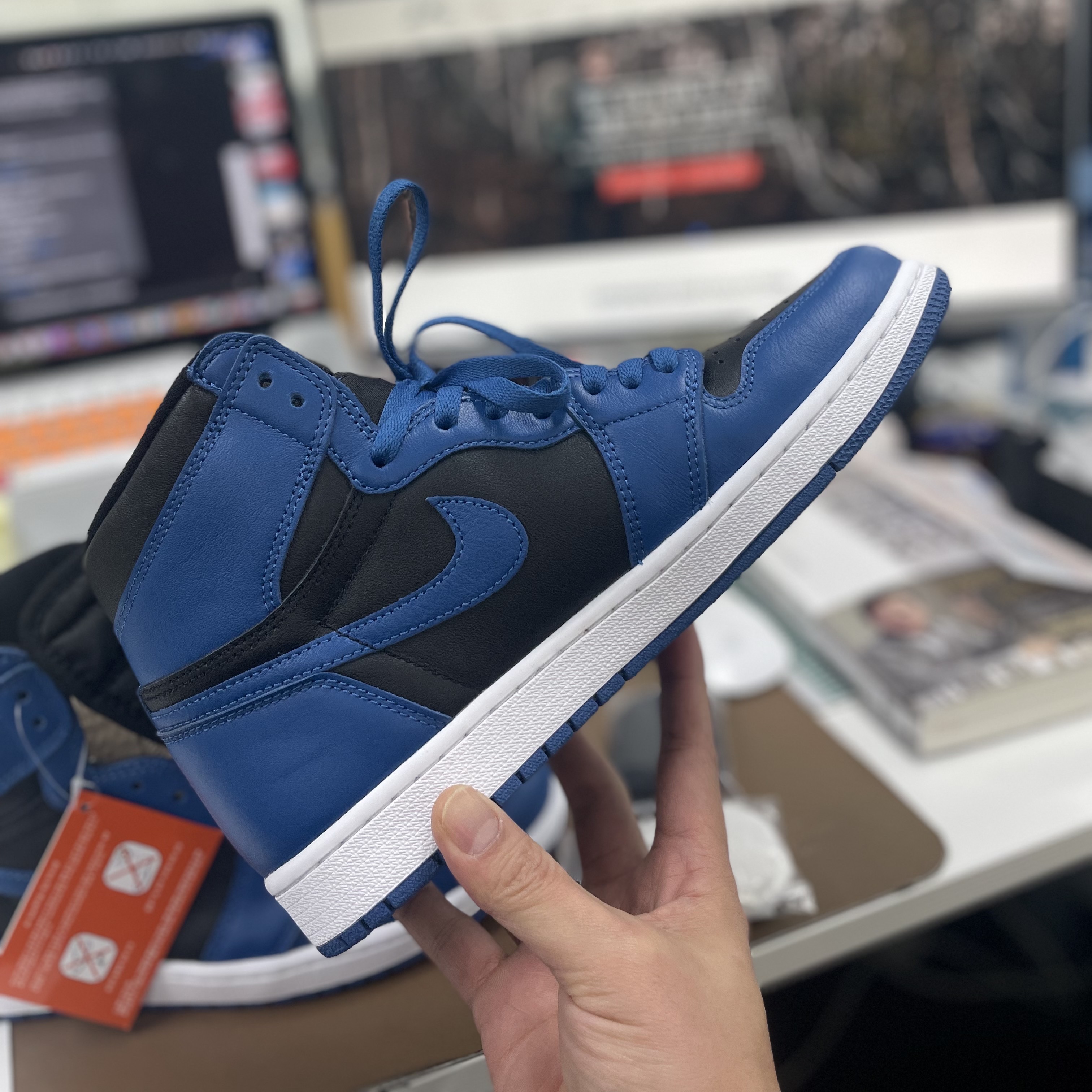Jordan 1 Retro High OG Dark Marina Blue 착용 스타일 - 2
