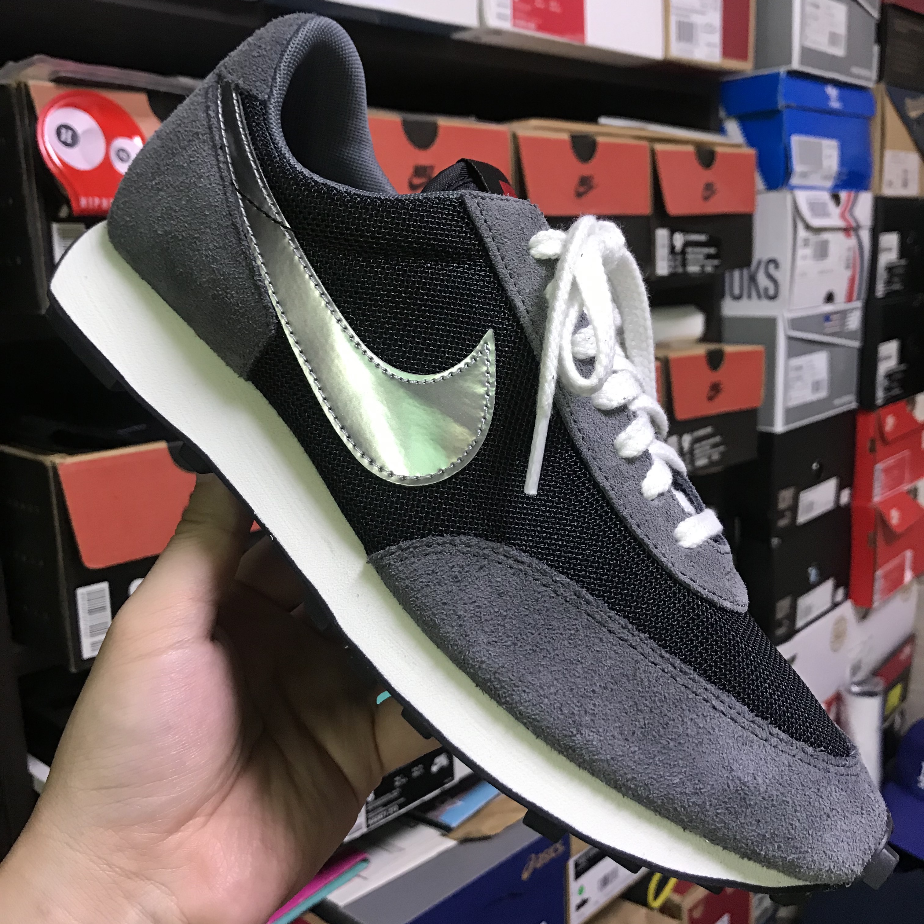 Nike Daybreak SP Black Metallic Silver 착용 스타일 - 1