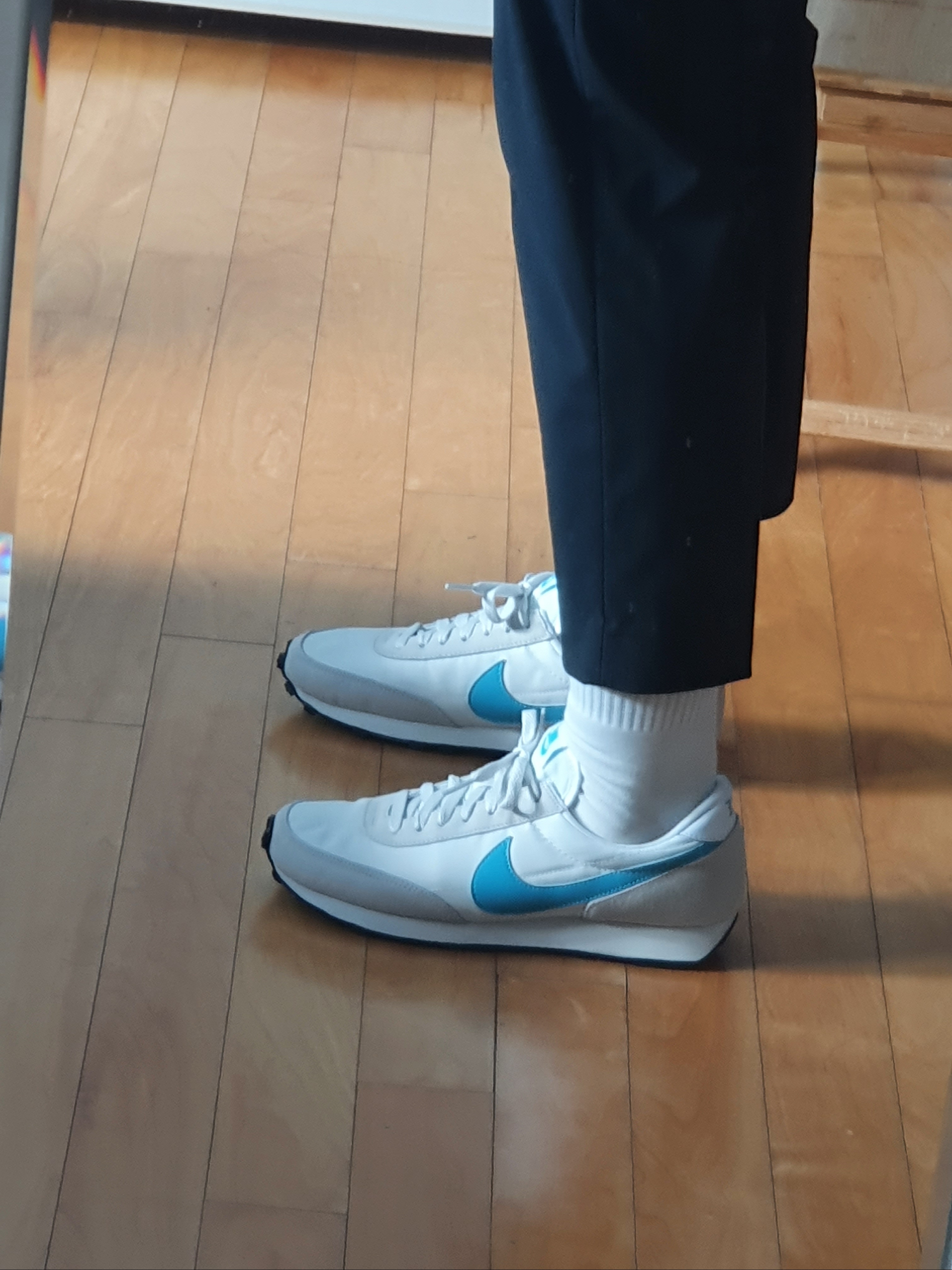 (W) Nike Daybreak Vast Grey 착용 스타일 - 2