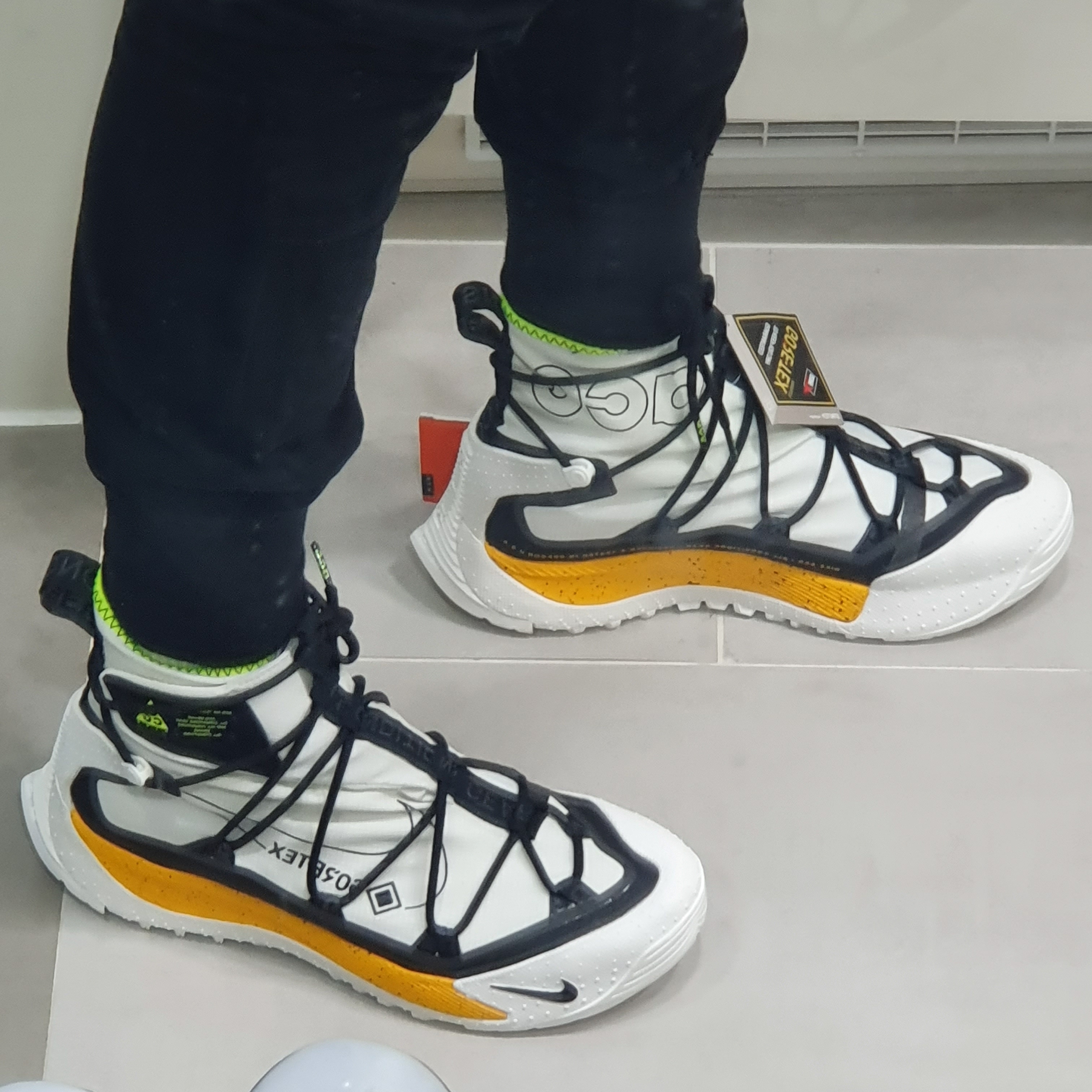 Nike ACG Terra Antarktik Gore-Tex Summit White 착용 스타일 - 3