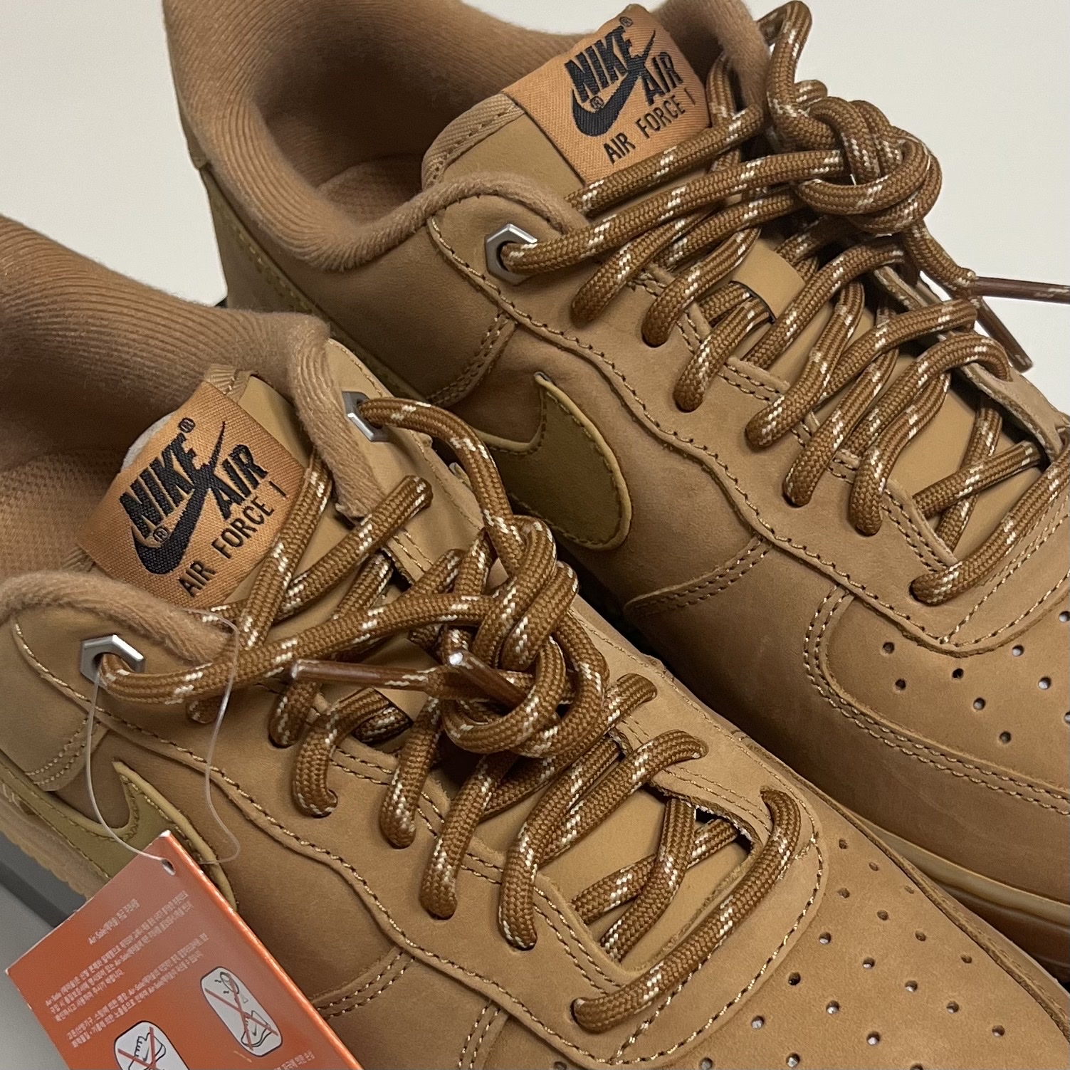 Nike Air Force 1 '07 WB Flax 착용 스타일 - 2