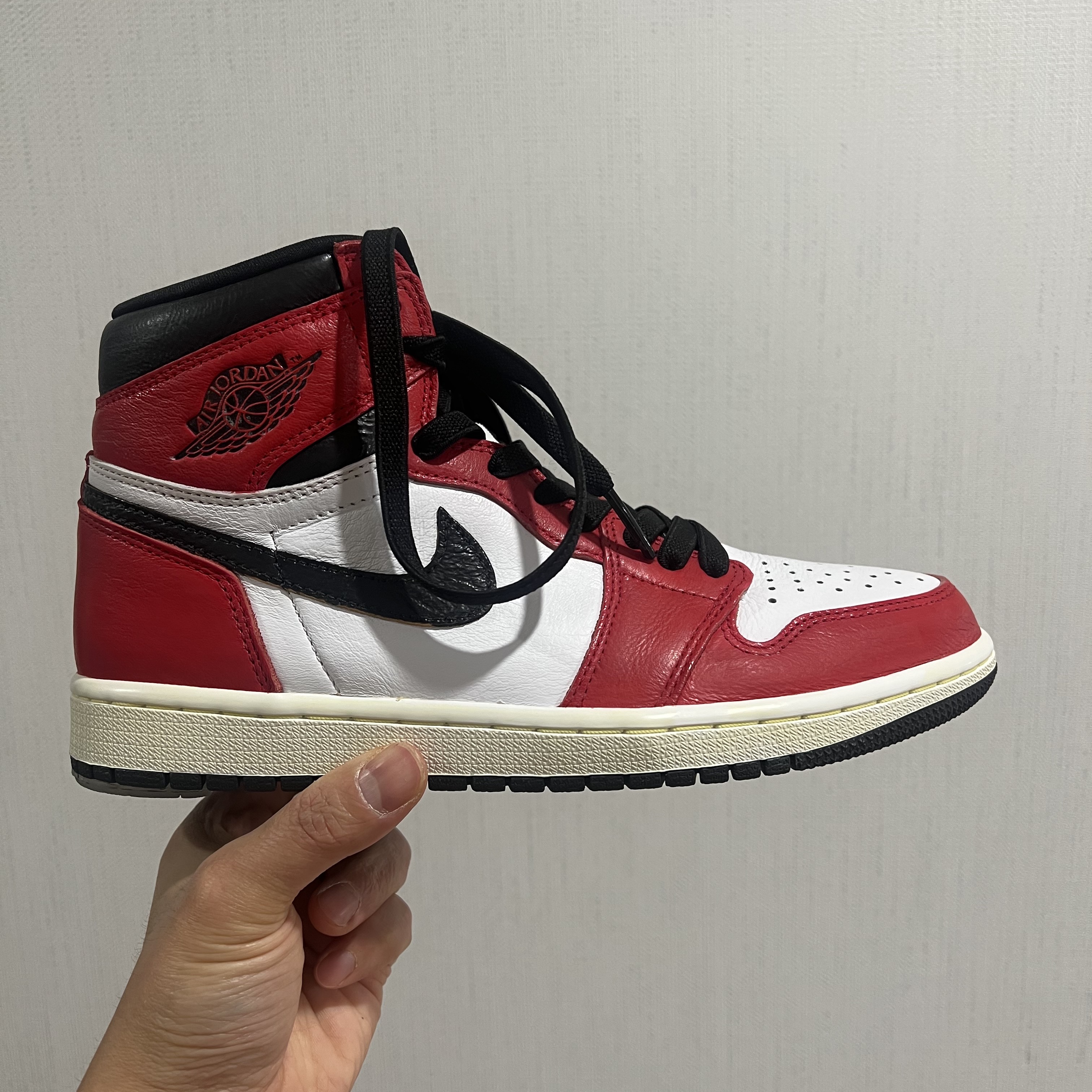 Jordan 1 Retro High OG Light Fusion Red 착용 스타일 - 1