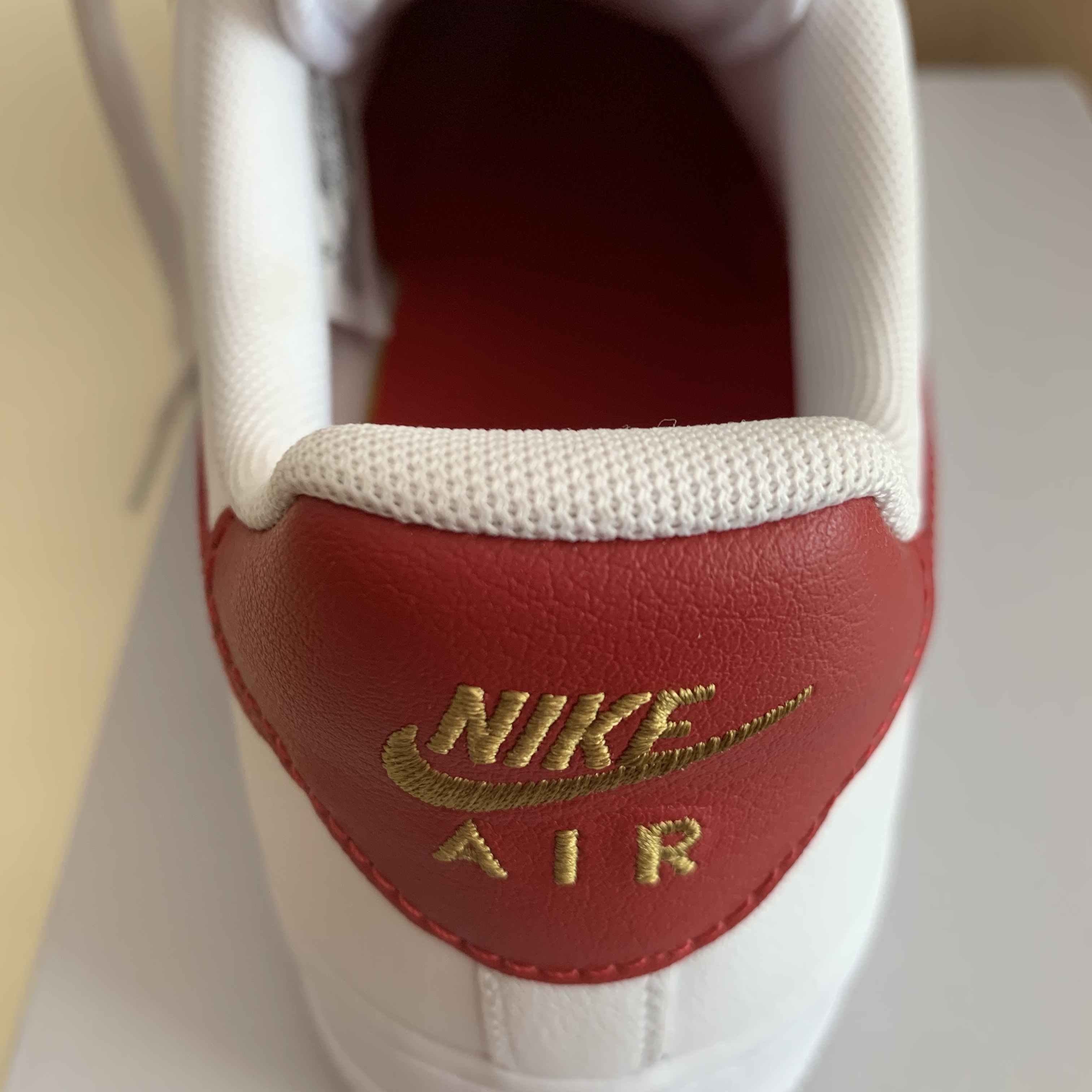 (W) Nike Air Force 1 '07 Essential White Gym Red 착용 스타일 - 3