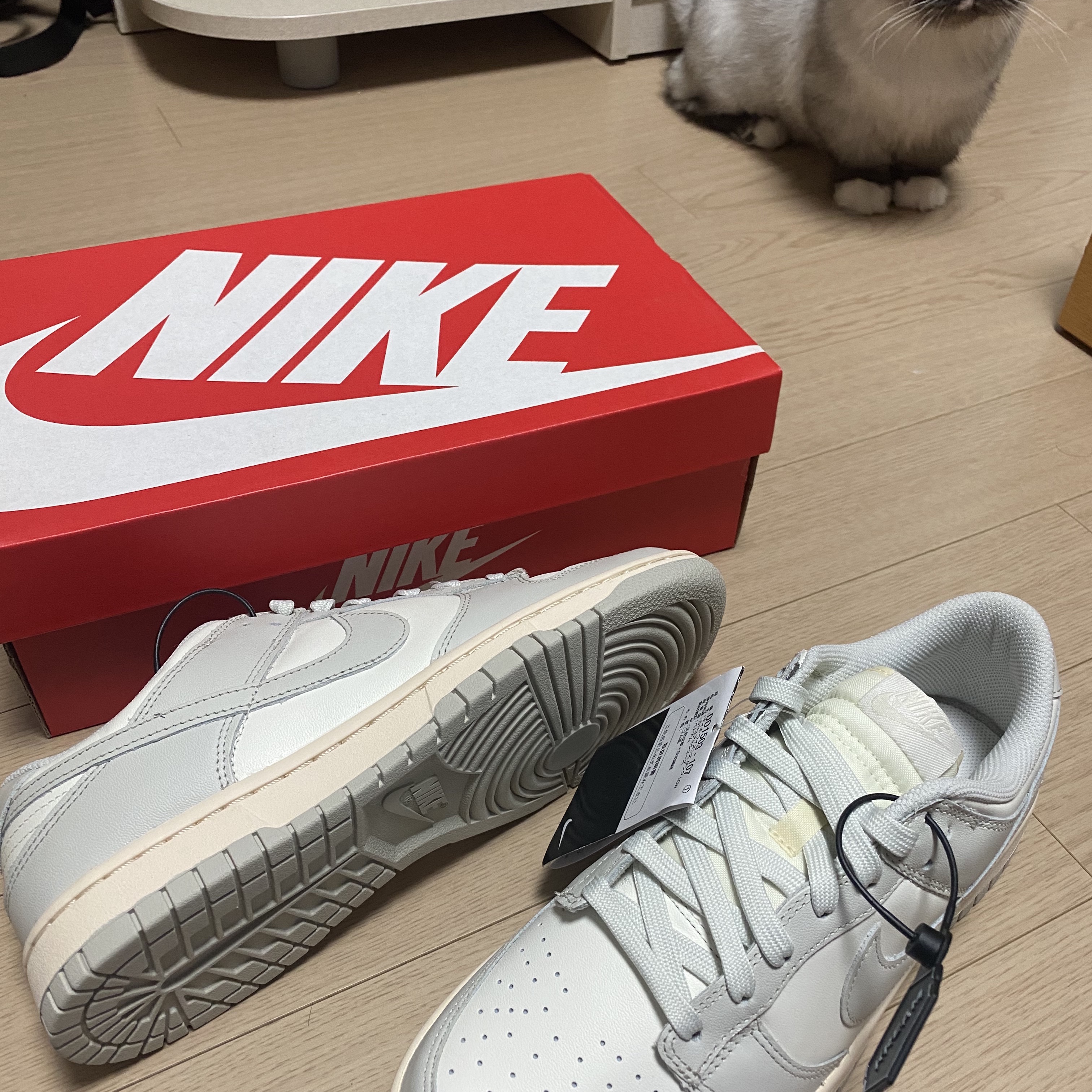 (W) Nike Dunk Low Light Bone 착용 스타일 - 1