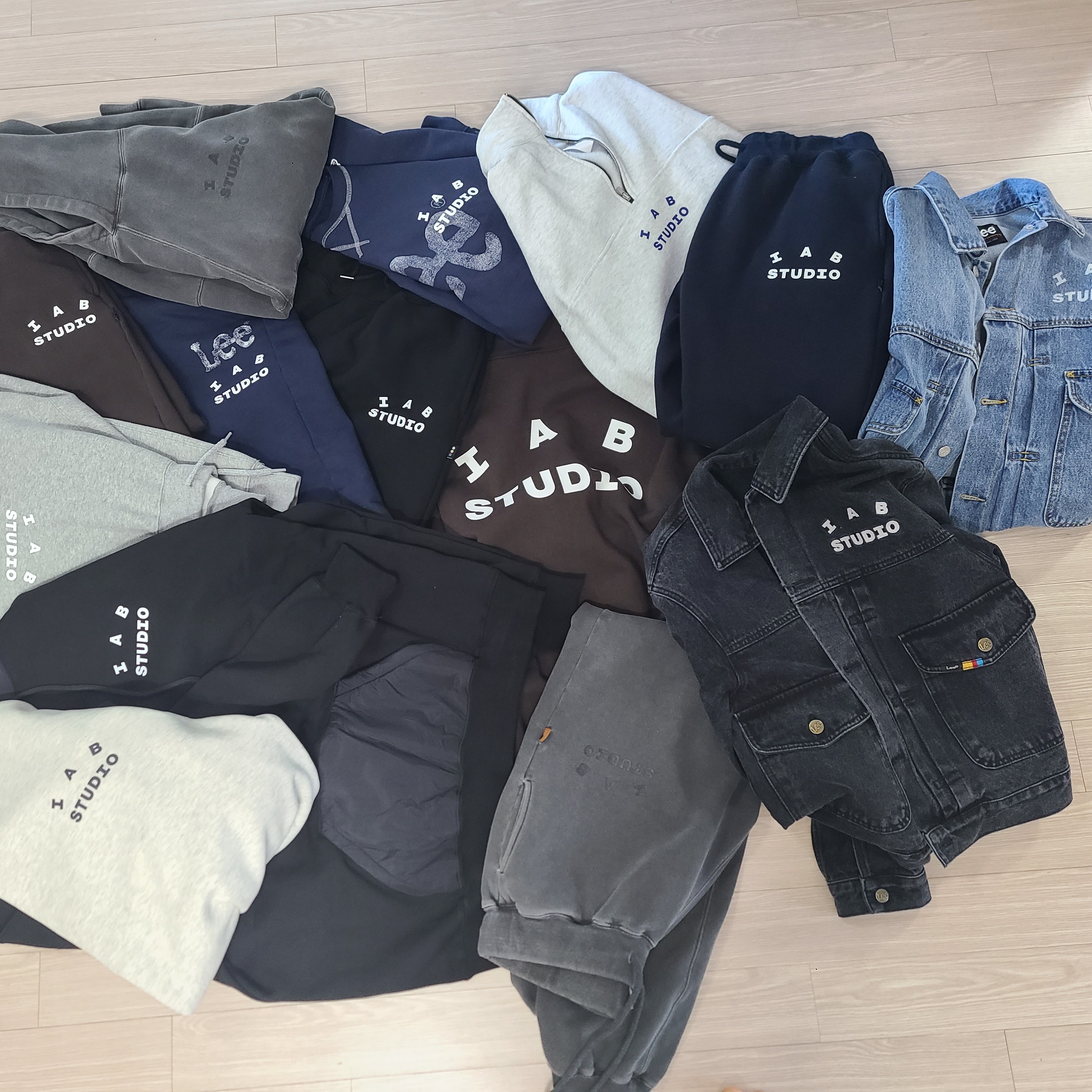 IAB Studio Half Zip Pullover Light Gray, IAB Studio Sweatshirt Oatmeal Navy 착용 스타일
