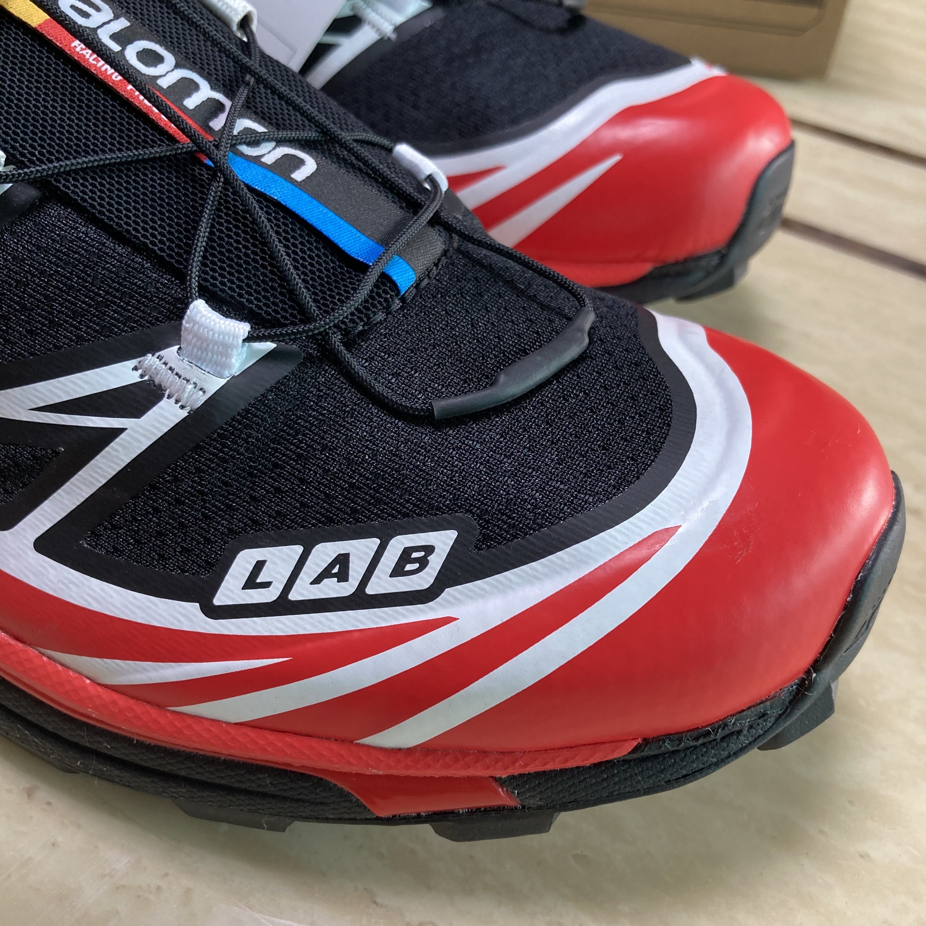 Salomon XT-6 ADV Black Racing Red 착용 스타일 - 3