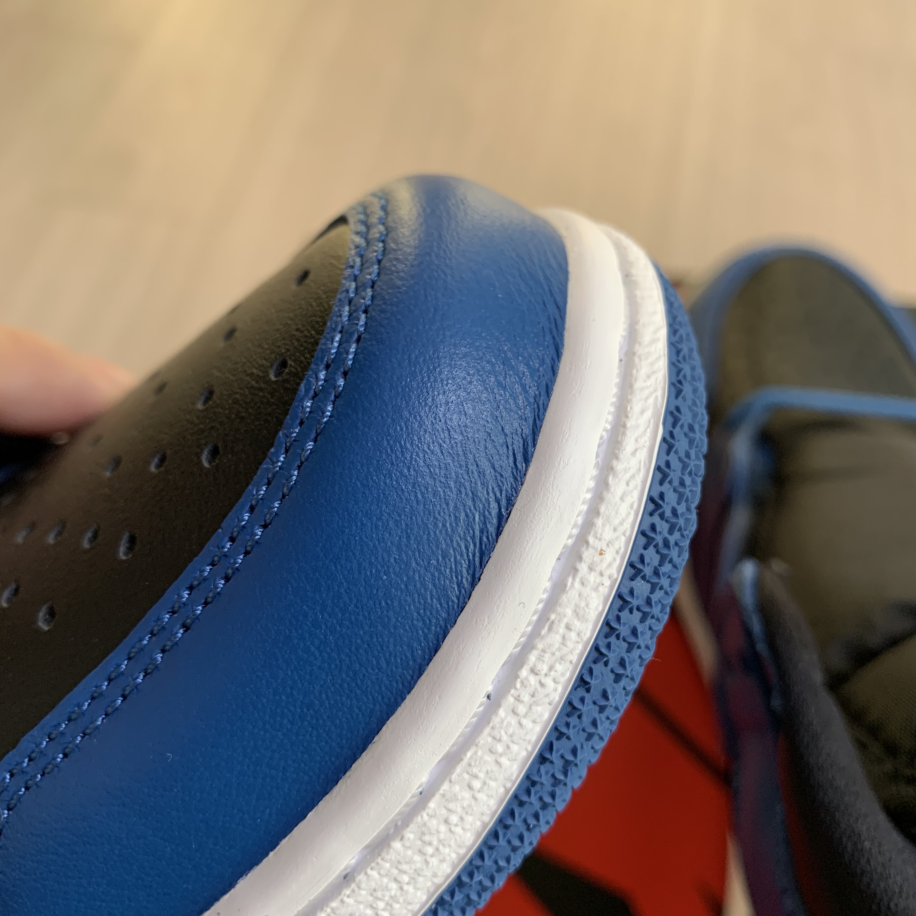 Jordan 1 Retro High OG Dark Marina Blue 착용 스타일 - 3