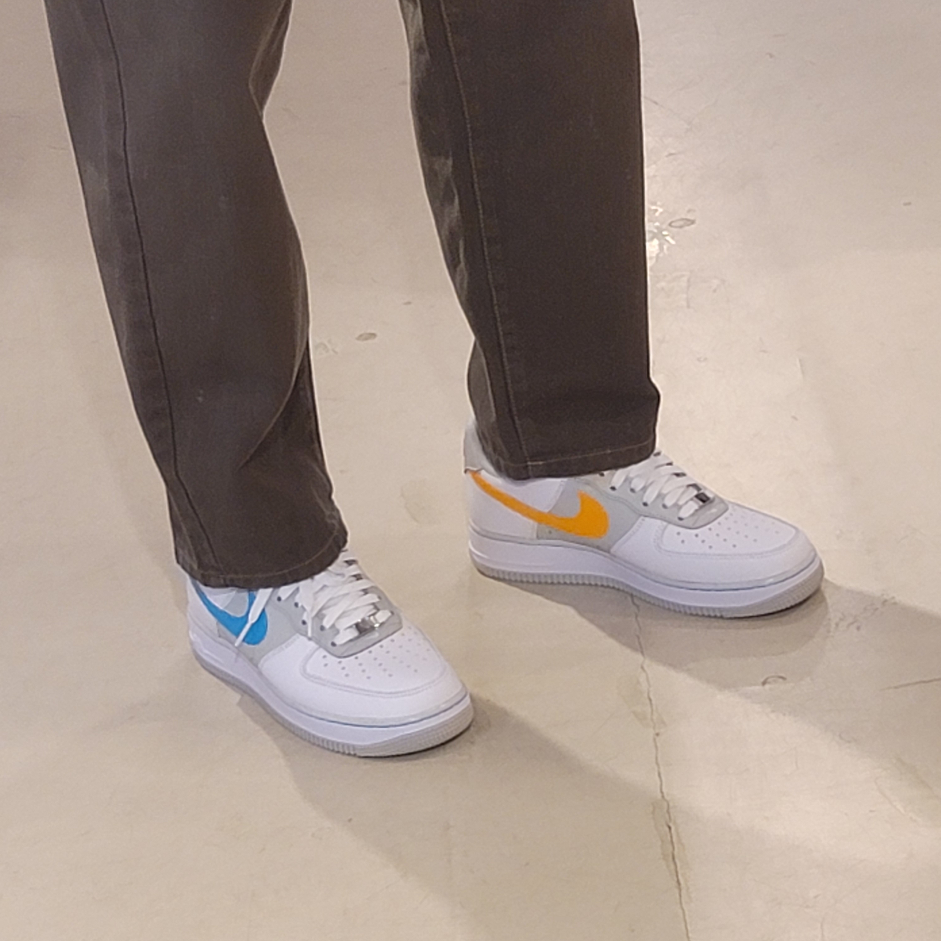 Nike x NBA Air Force 1 '07 LV8 EMB White Turquoise Blue 착용 스타일 - 2