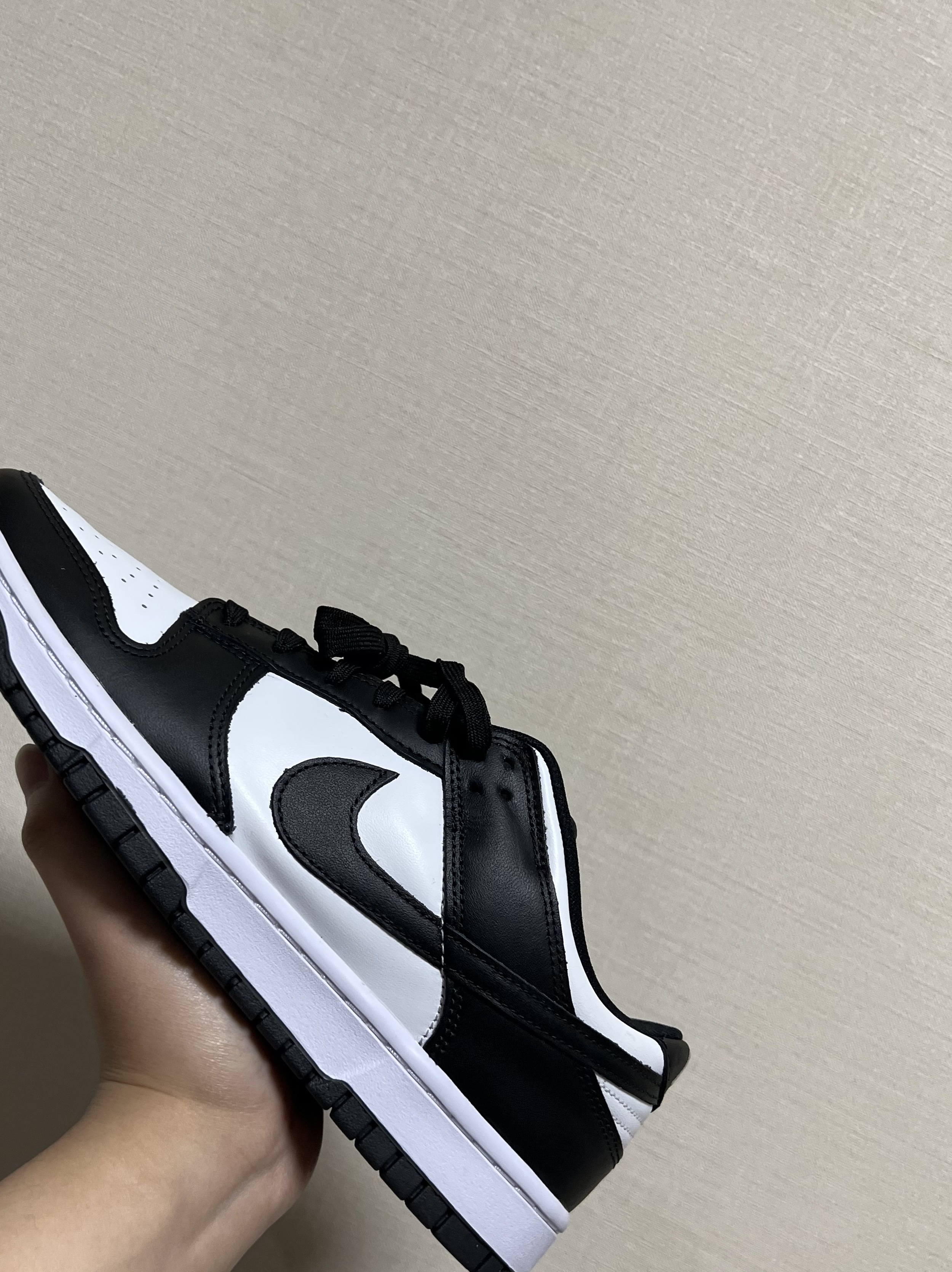 Nike Dunk Low Retro Black 착용 스타일