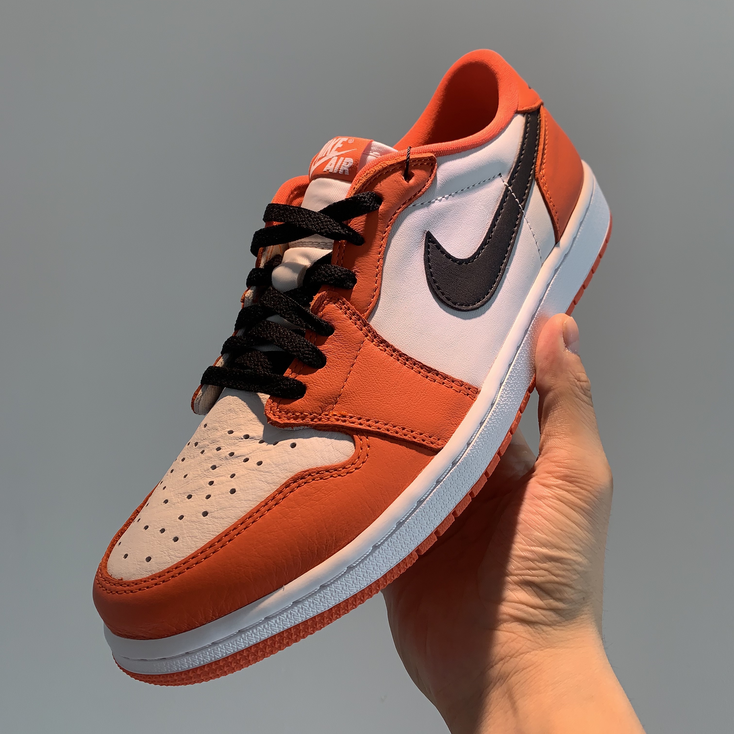 Jordan 1 Low OG Starfish 착용 스타일