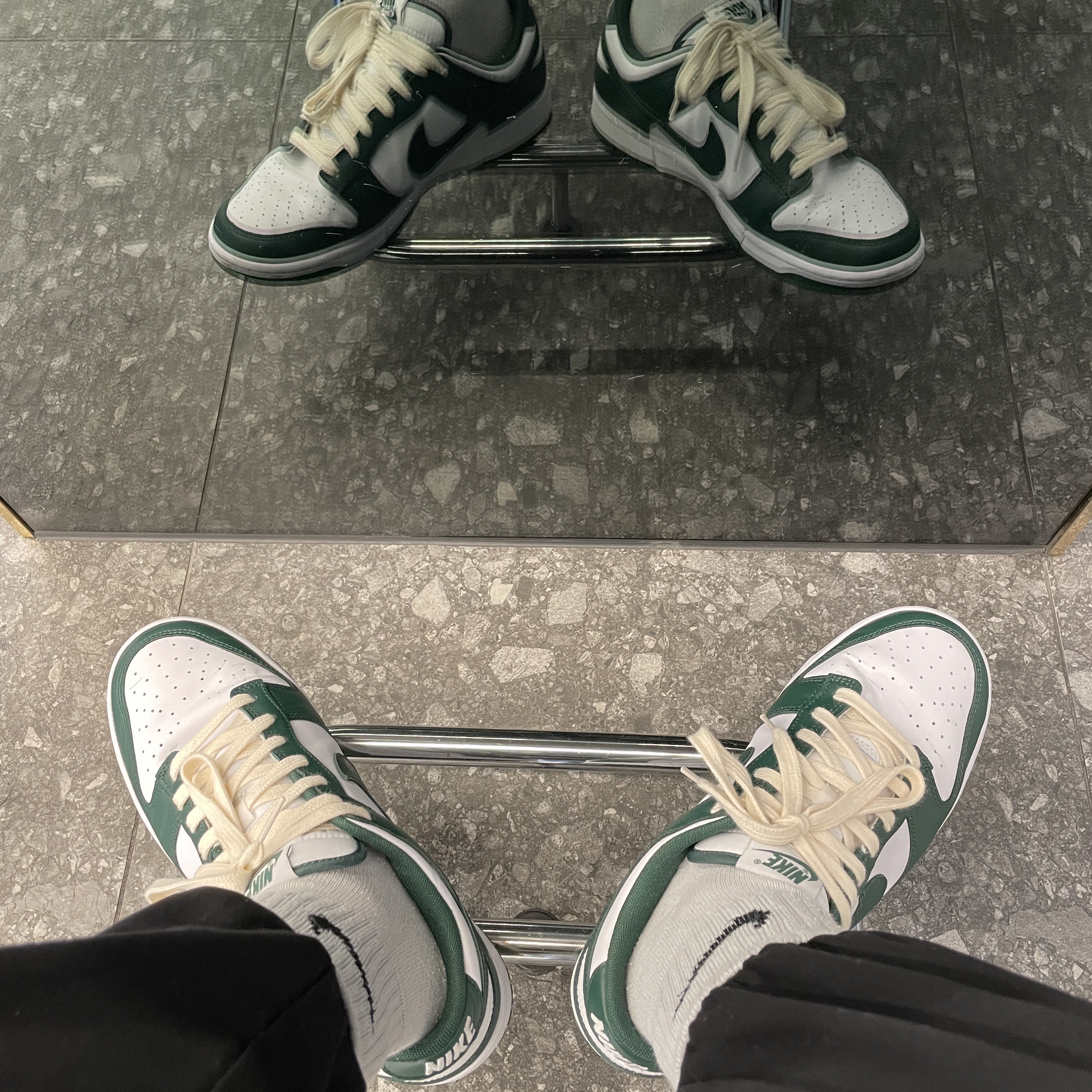 Nike Dunk Low Retro Varsity Green 착용 스타일