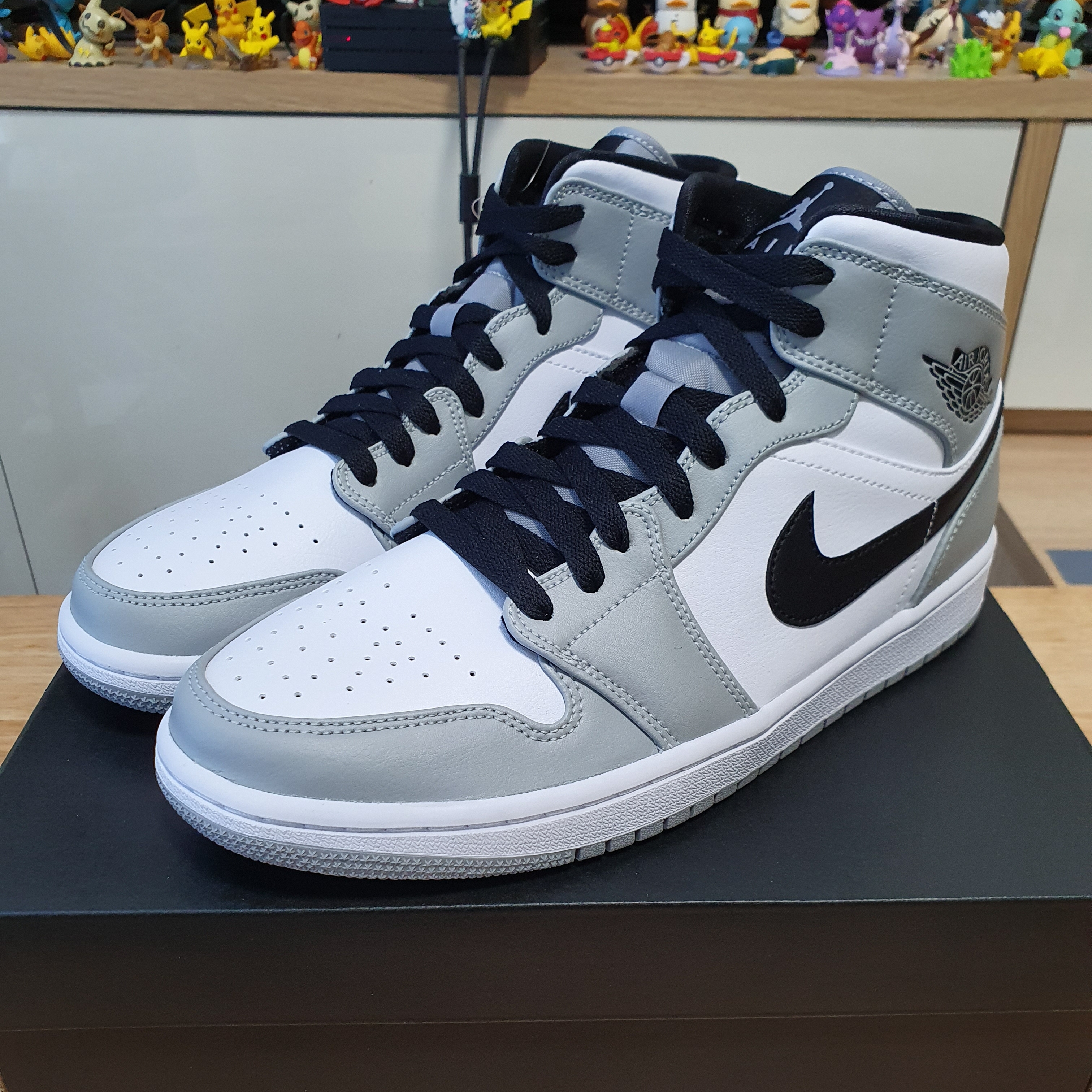 Jordan 1 Mid Light Smoke Grey 착용 스타일