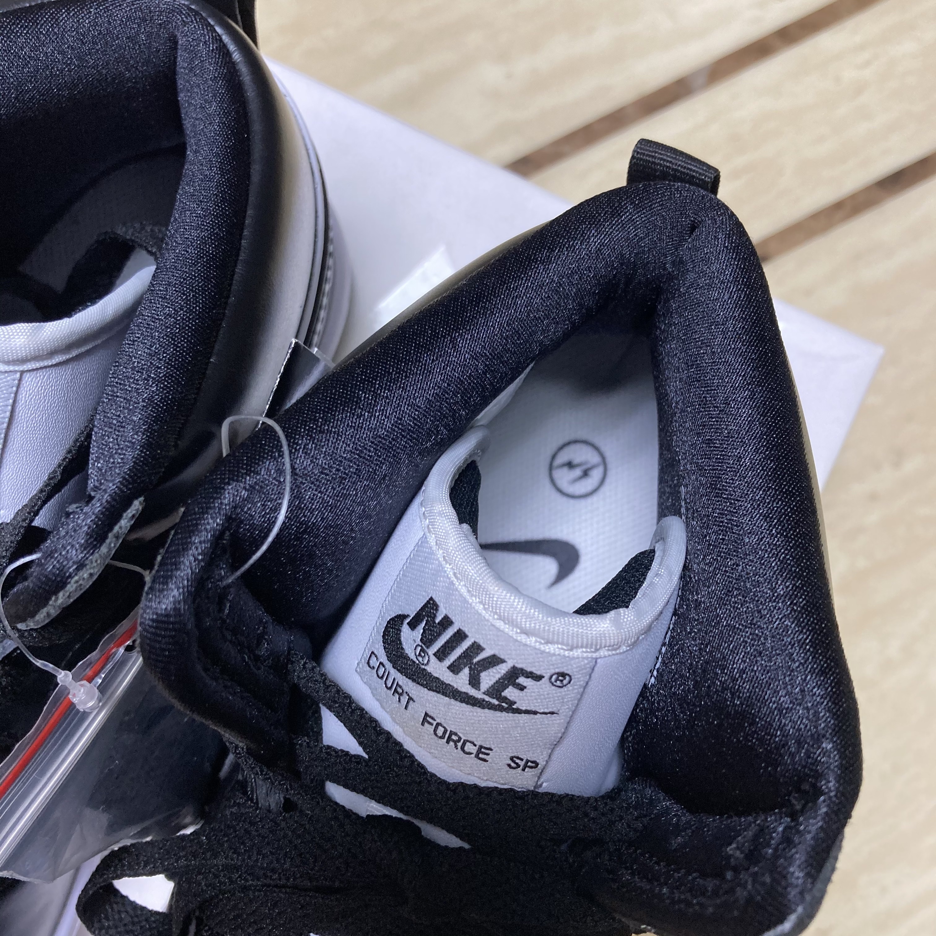 Nike x Goodenough x Fragment Court Force Mid SP Black White 착용 스타일 - 3