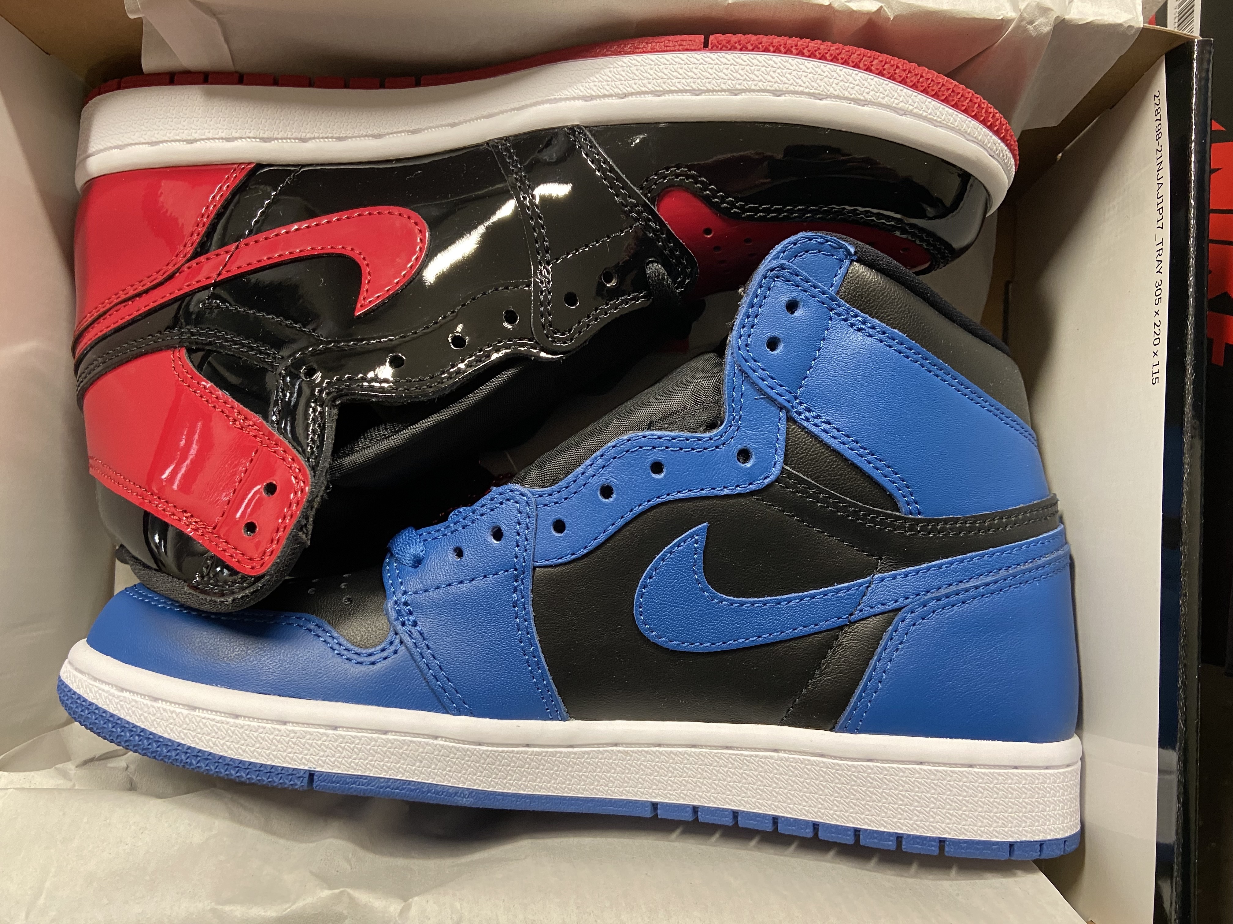 Jordan 1 Retro High OG Dark Marina Blue, Jordan 1 Retro High OG Patent Bred 착용 스타일 - 1