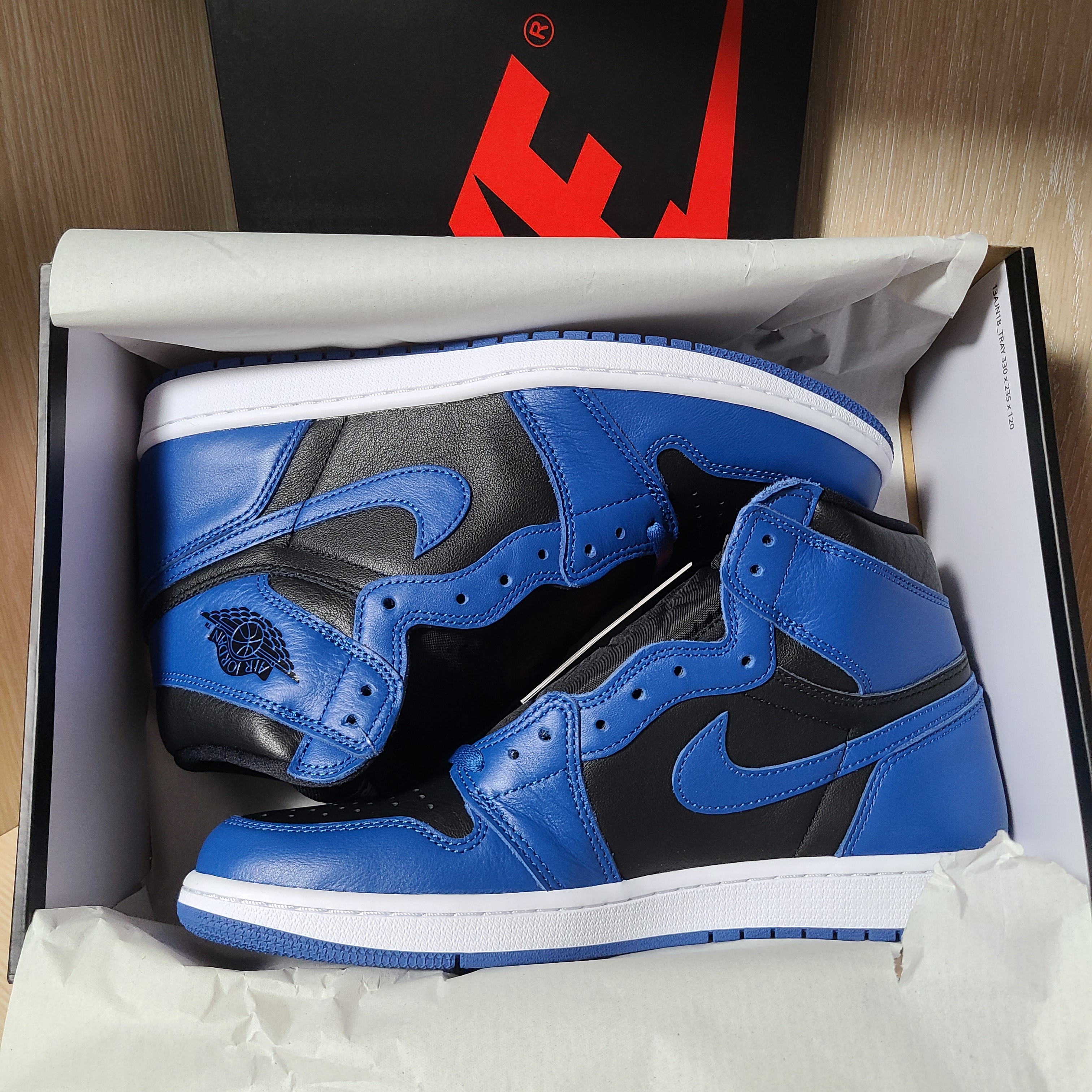 Jordan 1 Retro High OG Dark Marina Blue 착용 스타일 - 1