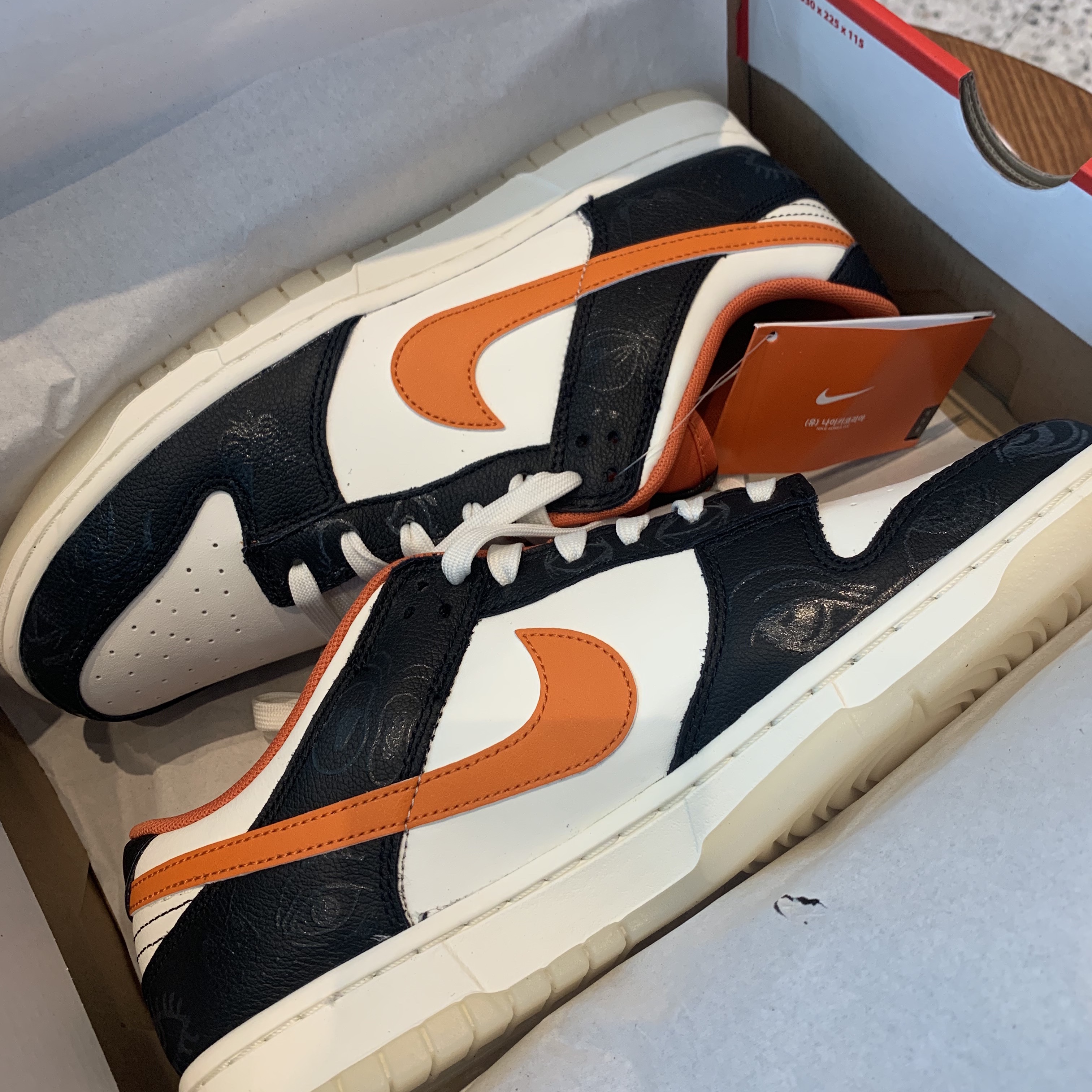 Nike Dunk Low Retro PRM Halloween 착용 스타일
