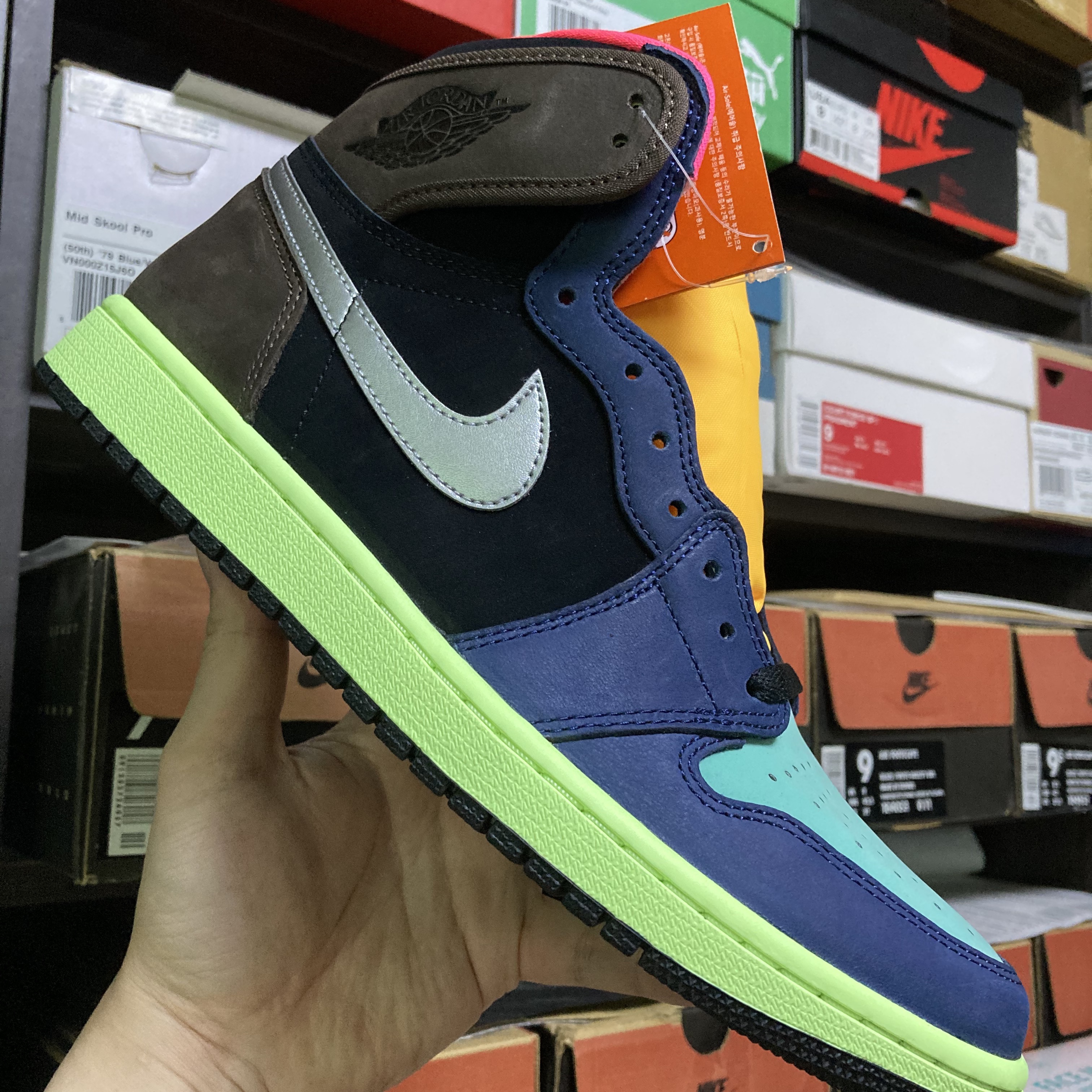Jordan 1 Retro High Baroque Brown 착용 스타일 - 1