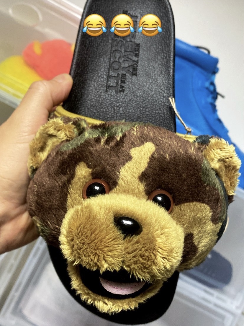 Adidas x Jeremy Scott Adilette Teddy Slide Camo 착용 스타일