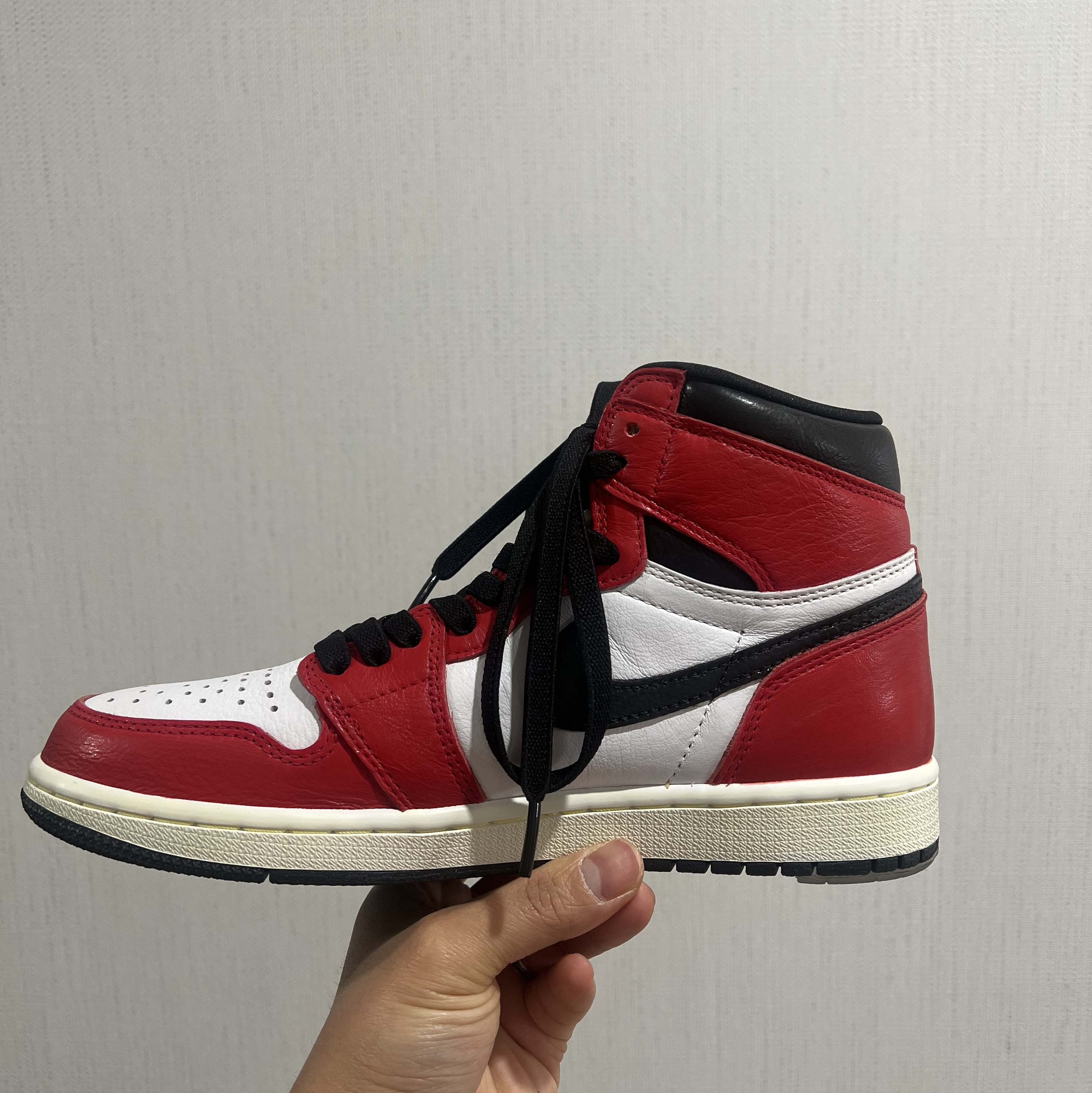 Jordan 1 Retro High OG Light Fusion Red 착용 스타일 - 3