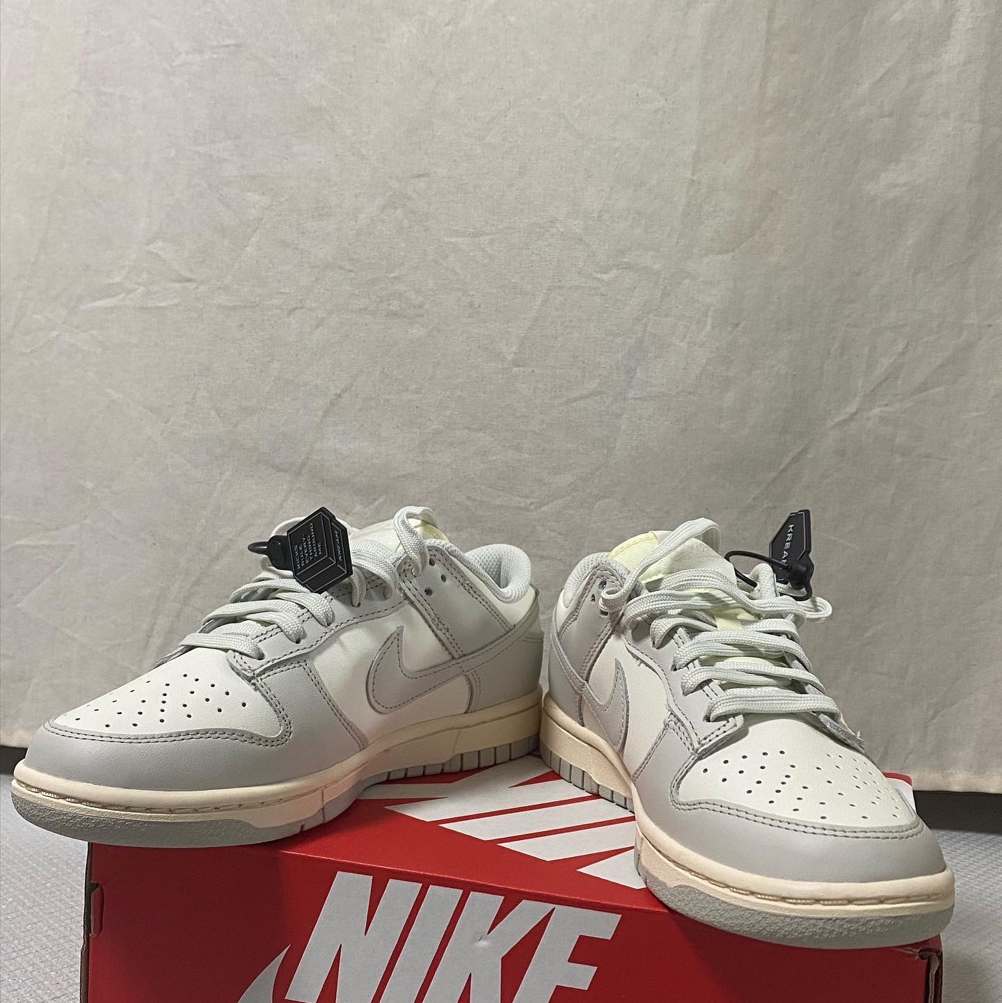 (W) Nike Dunk Low Light Bone 착용 스타일 - 1