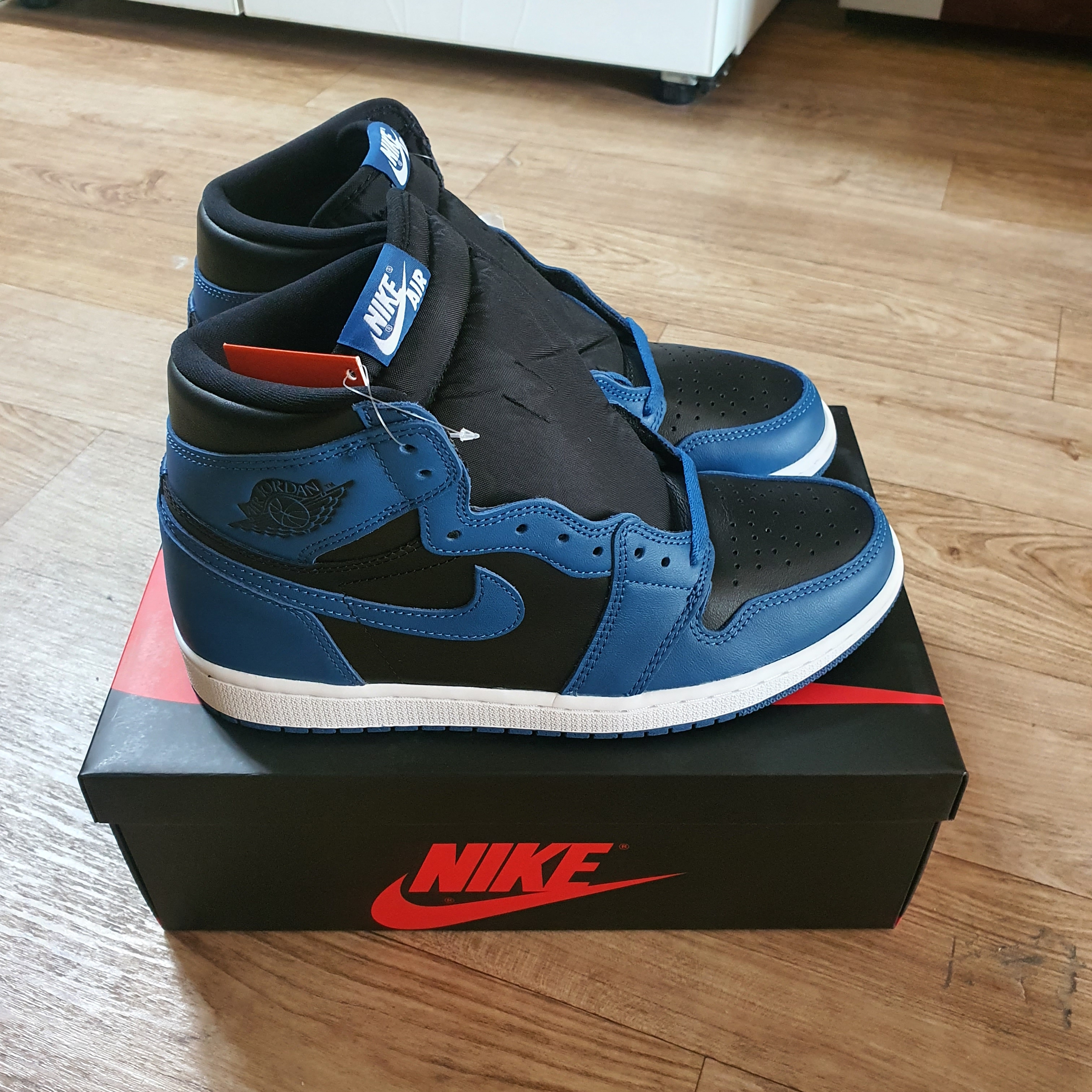 Jordan 1 Retro High OG Dark Marina Blue 착용 스타일 - 3