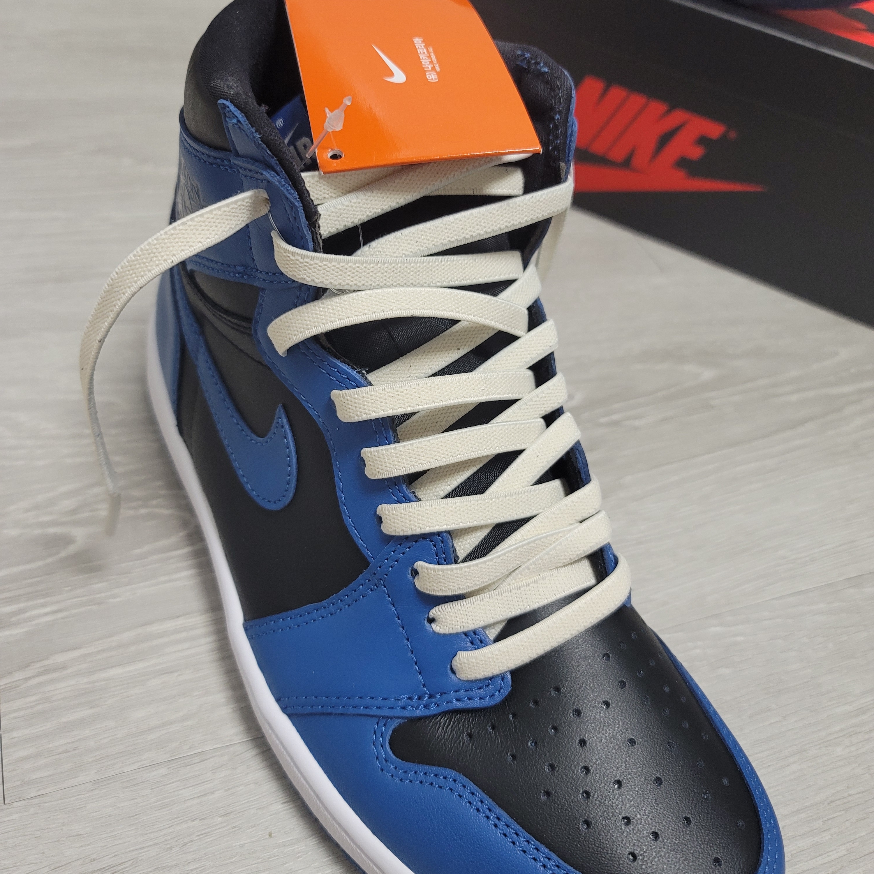 Jordan 1 Retro High OG Royal Toe, Jordan 1 Retro High OG Dark Marina Blue 착용 스타일 - 2