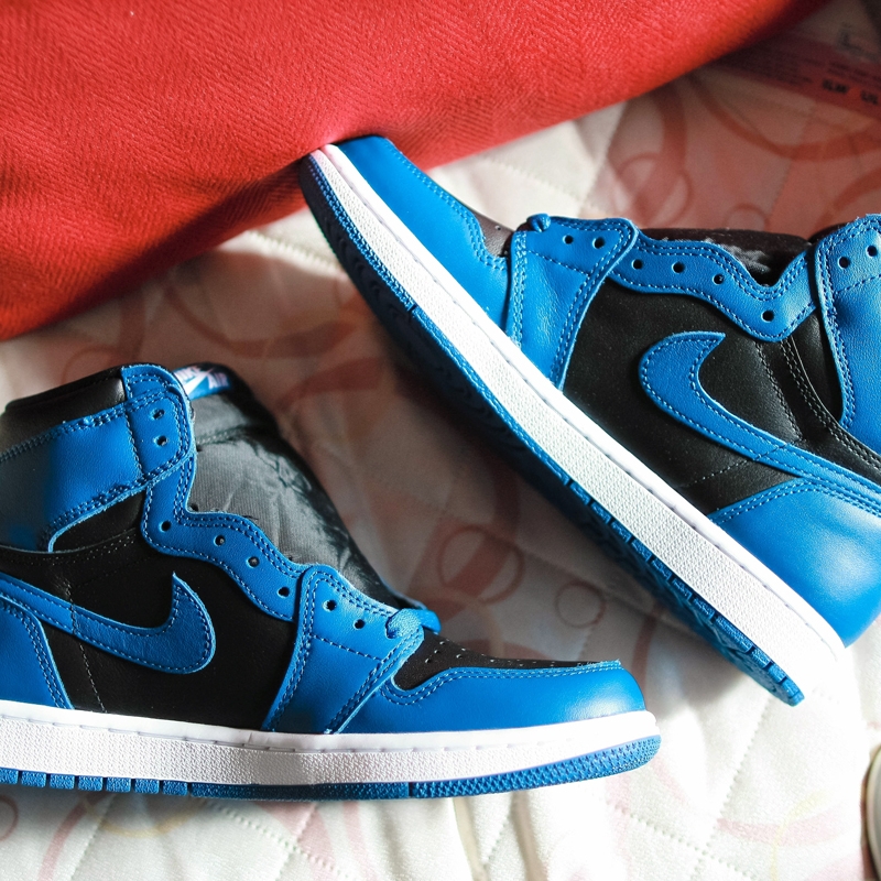 Jordan 1 Retro High OG Dark Marina Blue 착용 스타일 - 1