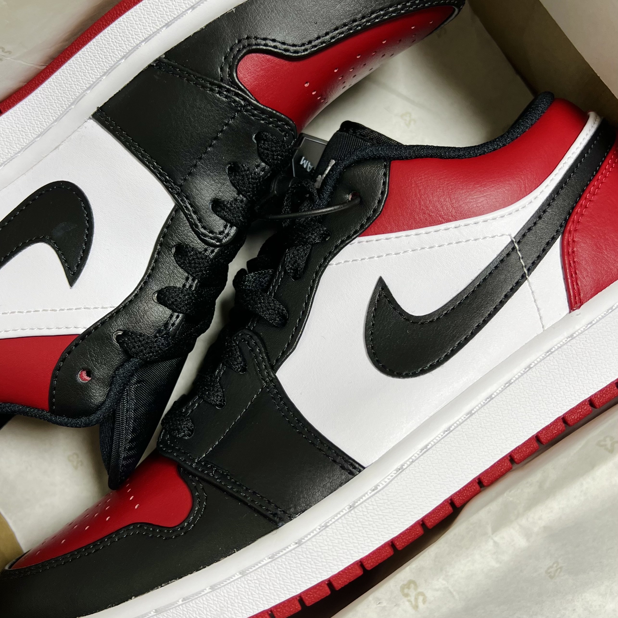 Jordan 1 Low Bred Toe 착용 스타일
