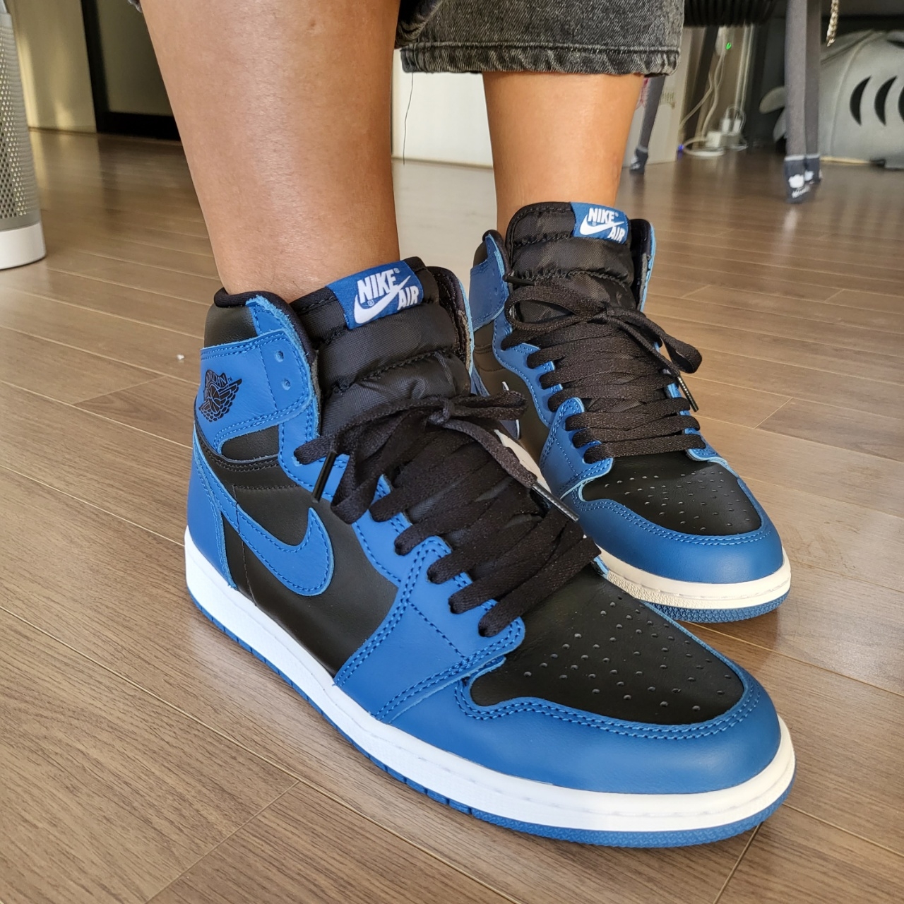 Jordan 1 Retro High OG Dark Marina Blue 착용 스타일 - 3